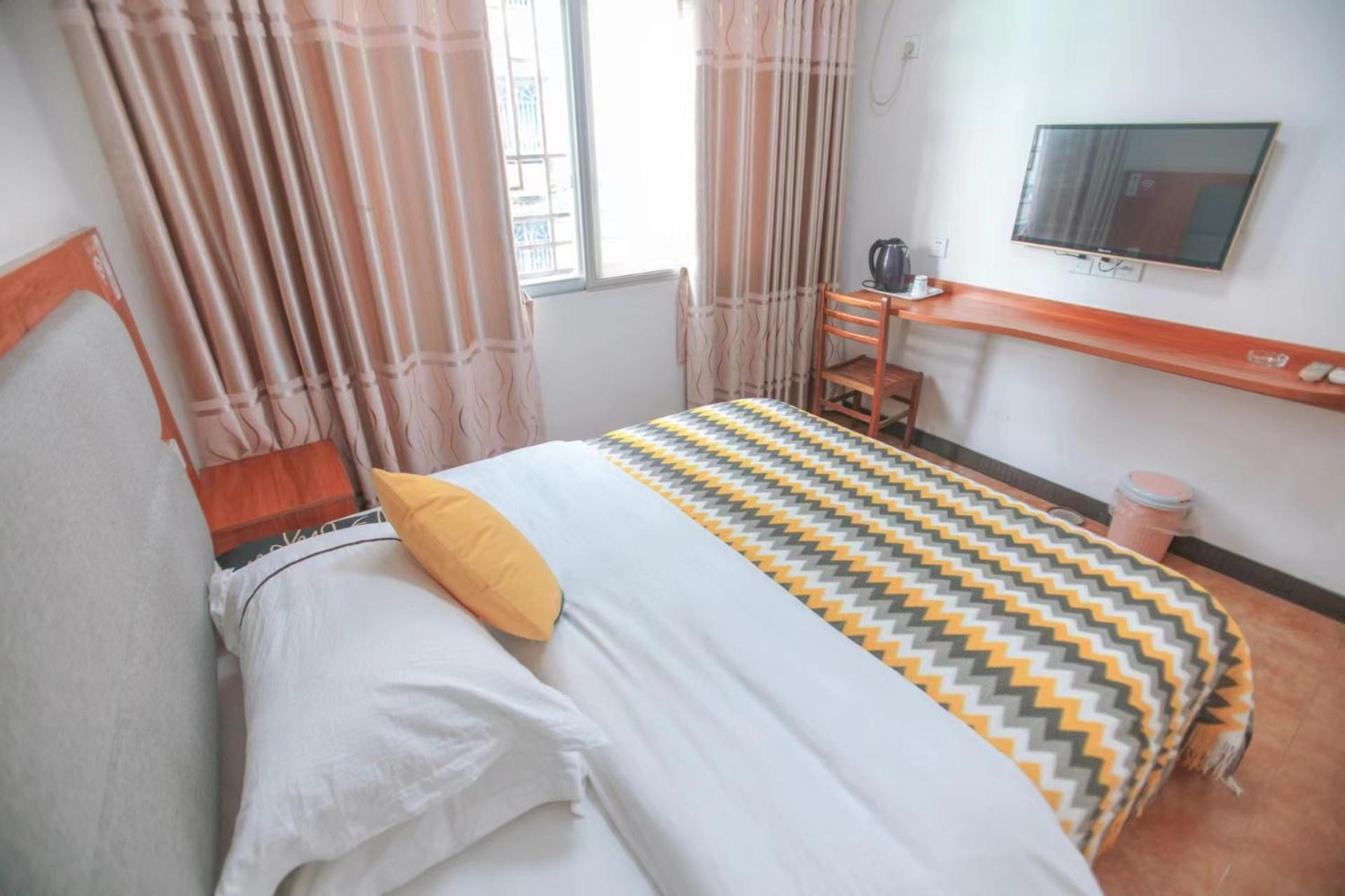 Deluxe Queen Room photo 3