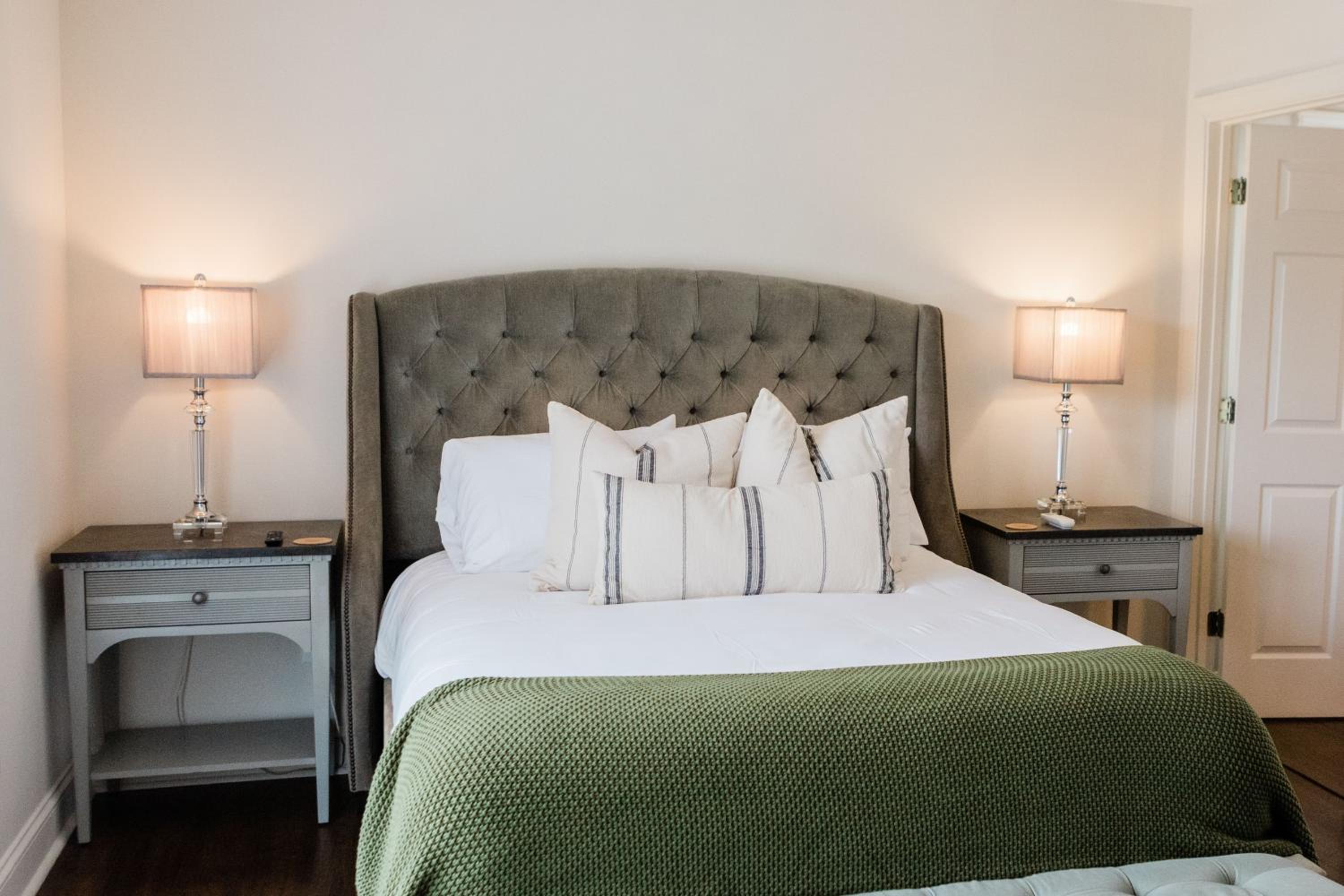 Deluxe Queen Room photo 3