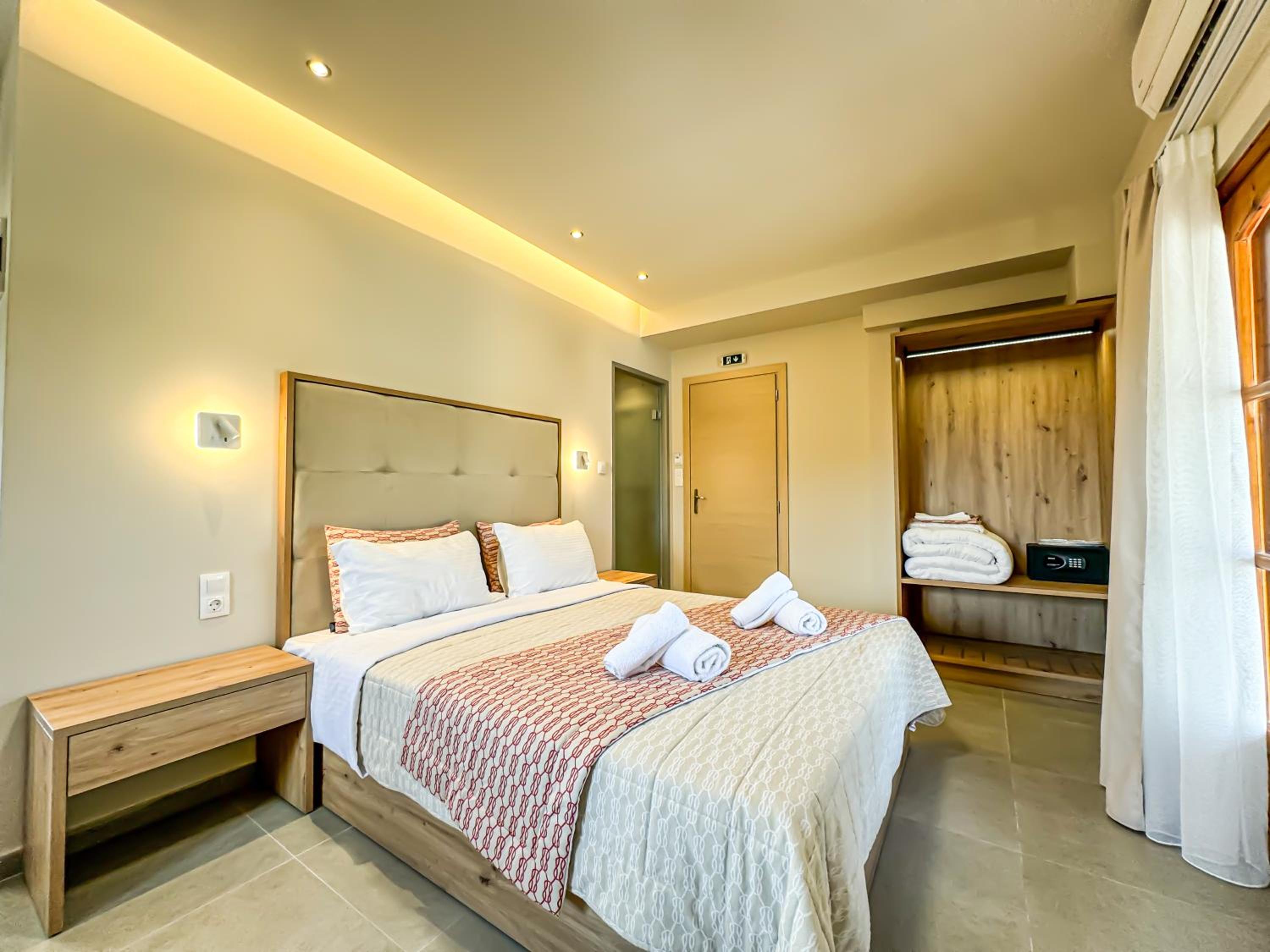 Triple Room with Pool View