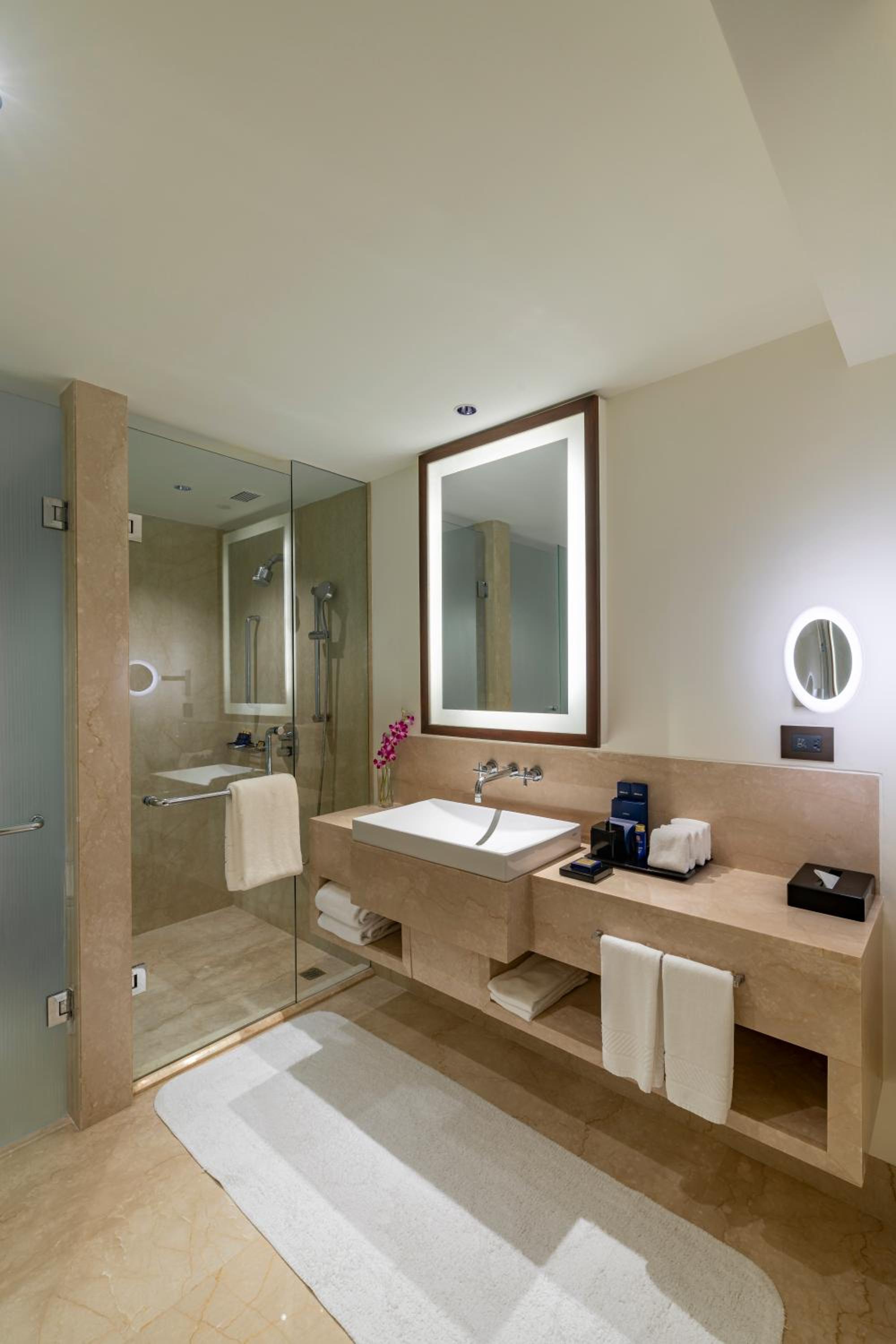 Luxury - Photo 4