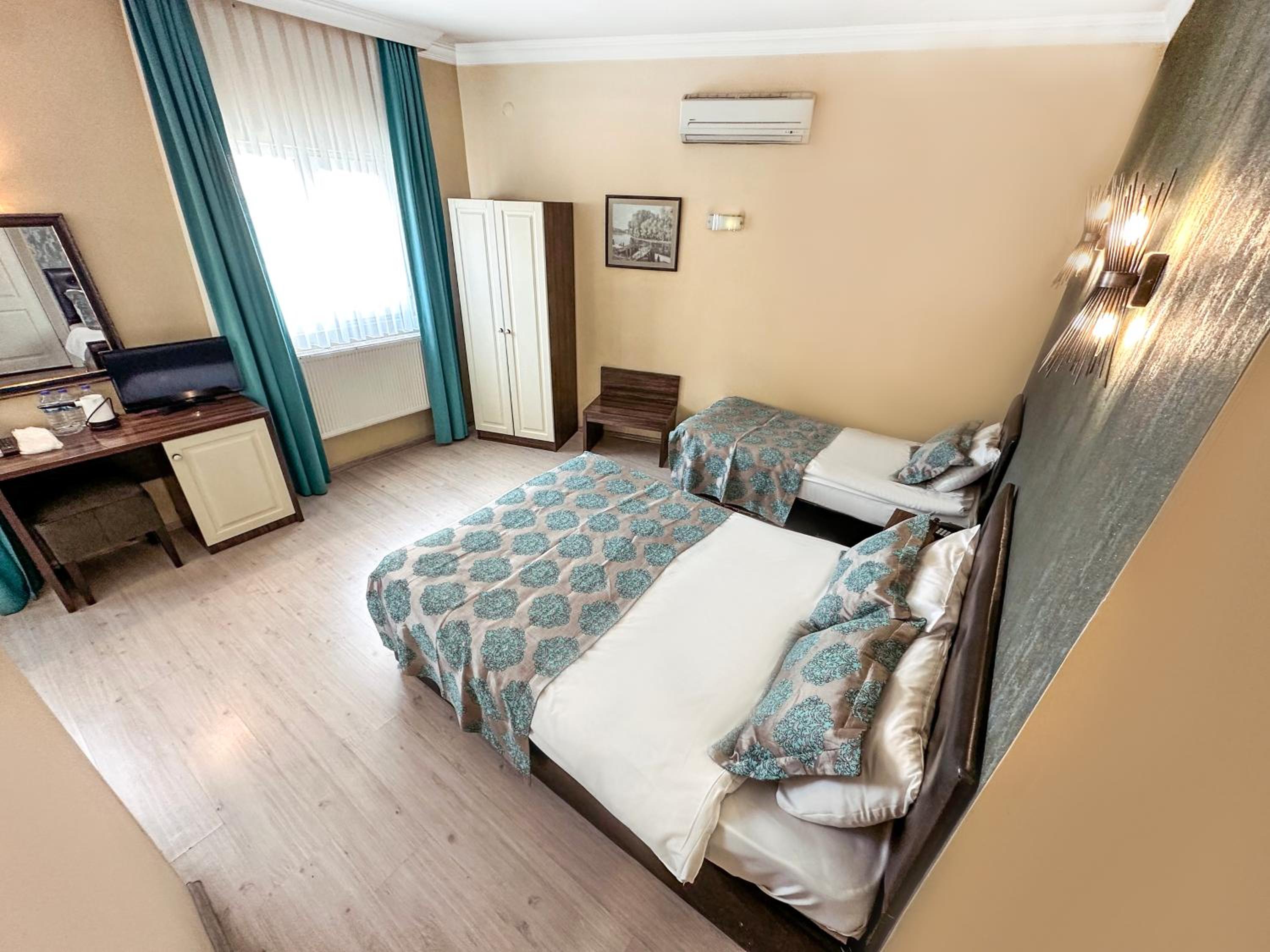 Deluxe Family Room - Photo 5