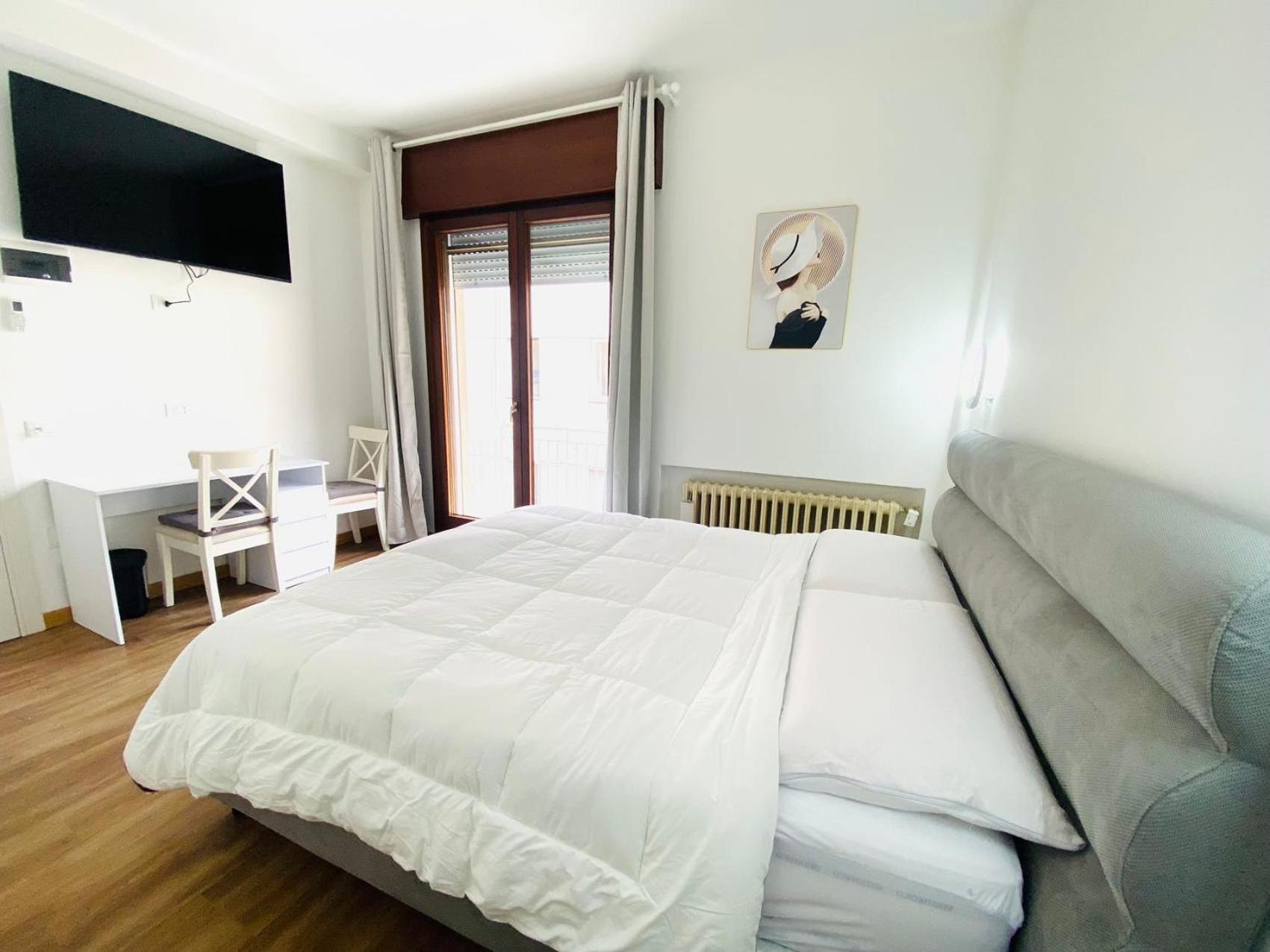 Double Room with Private Bathroom photo 1
