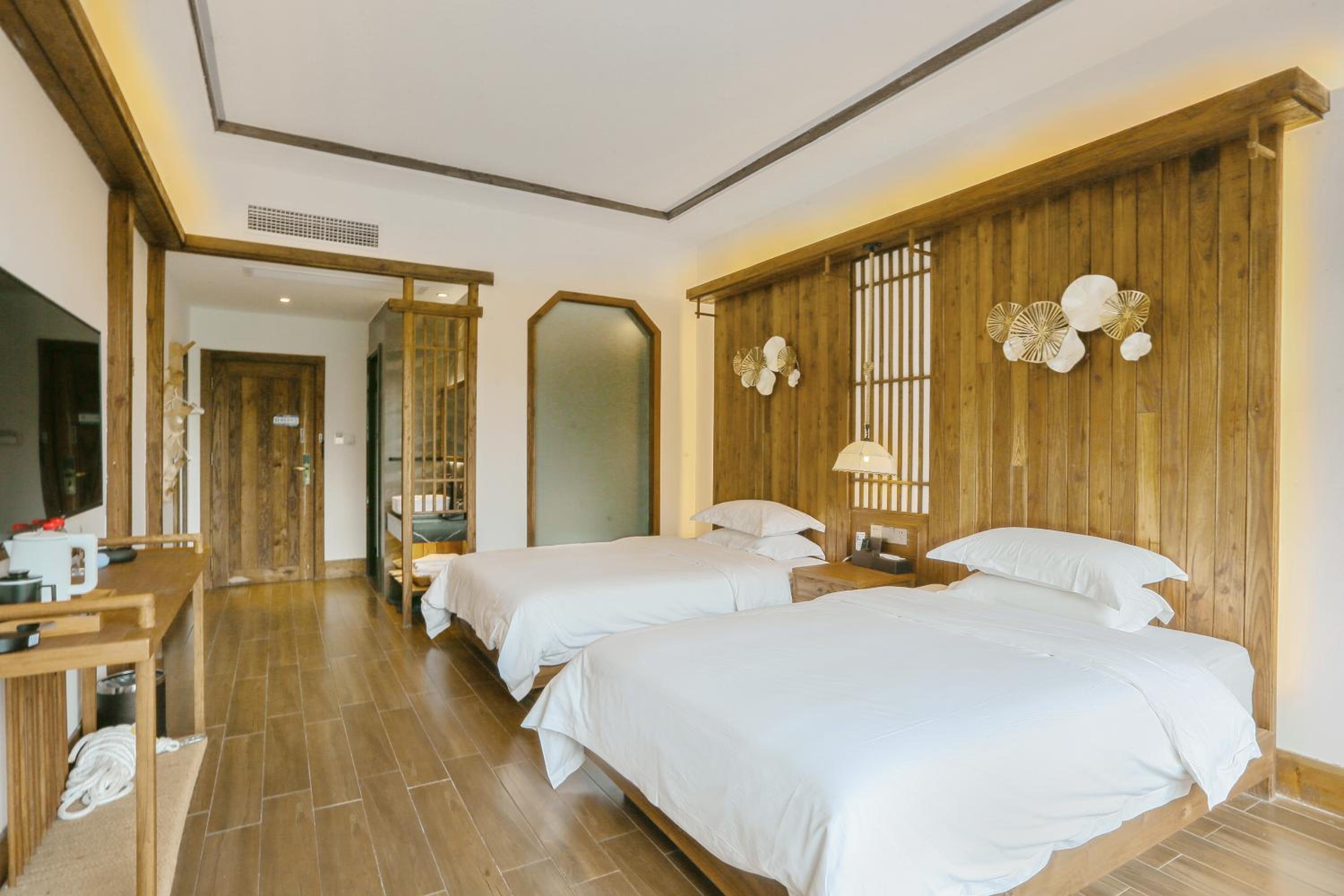 Twin Room with Mountain View photo 3