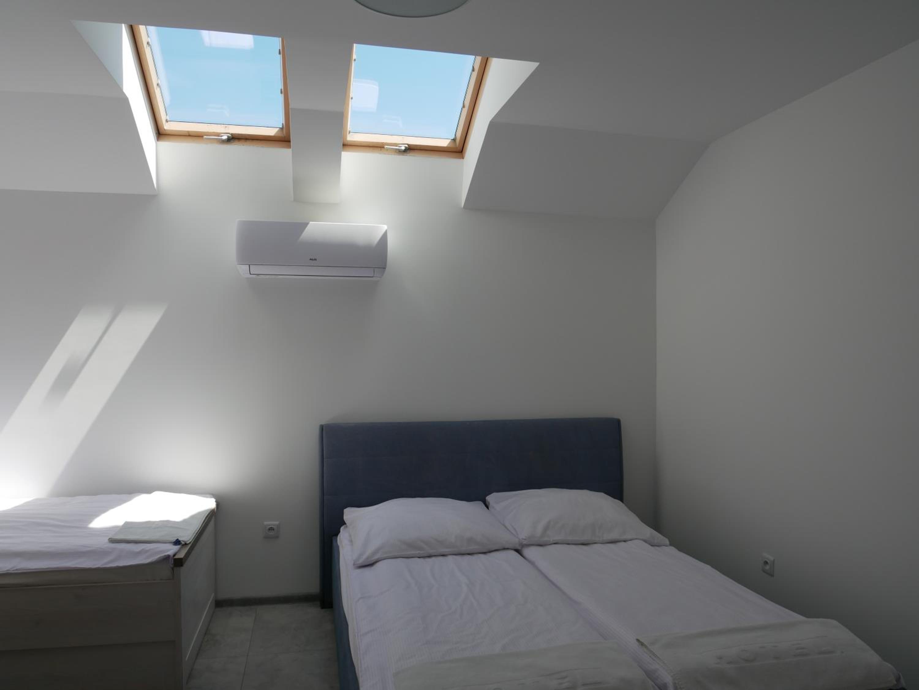 Triple Room with Bathroom - Photo 7