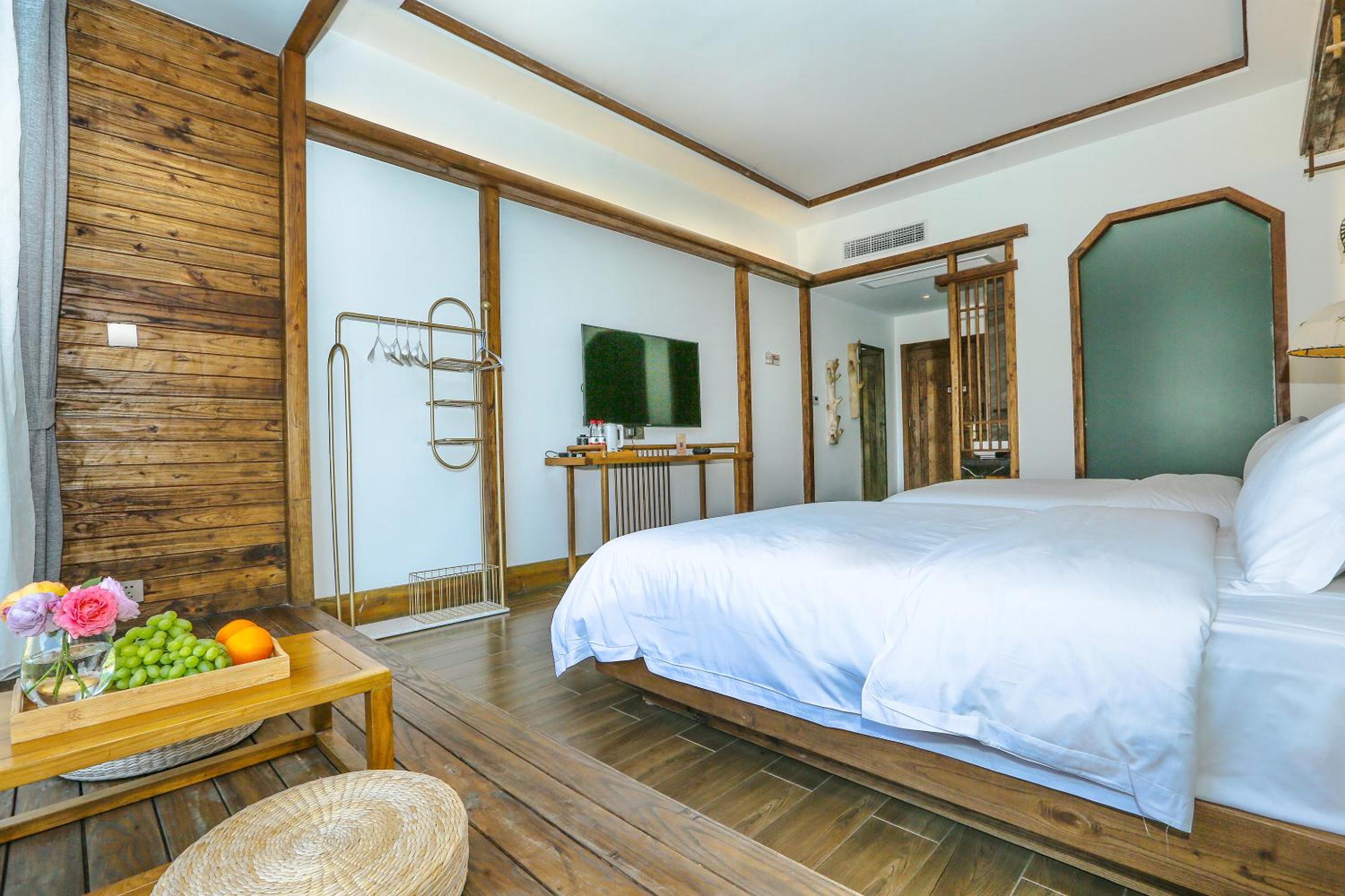 Twin Room with Mountain View photo 2
