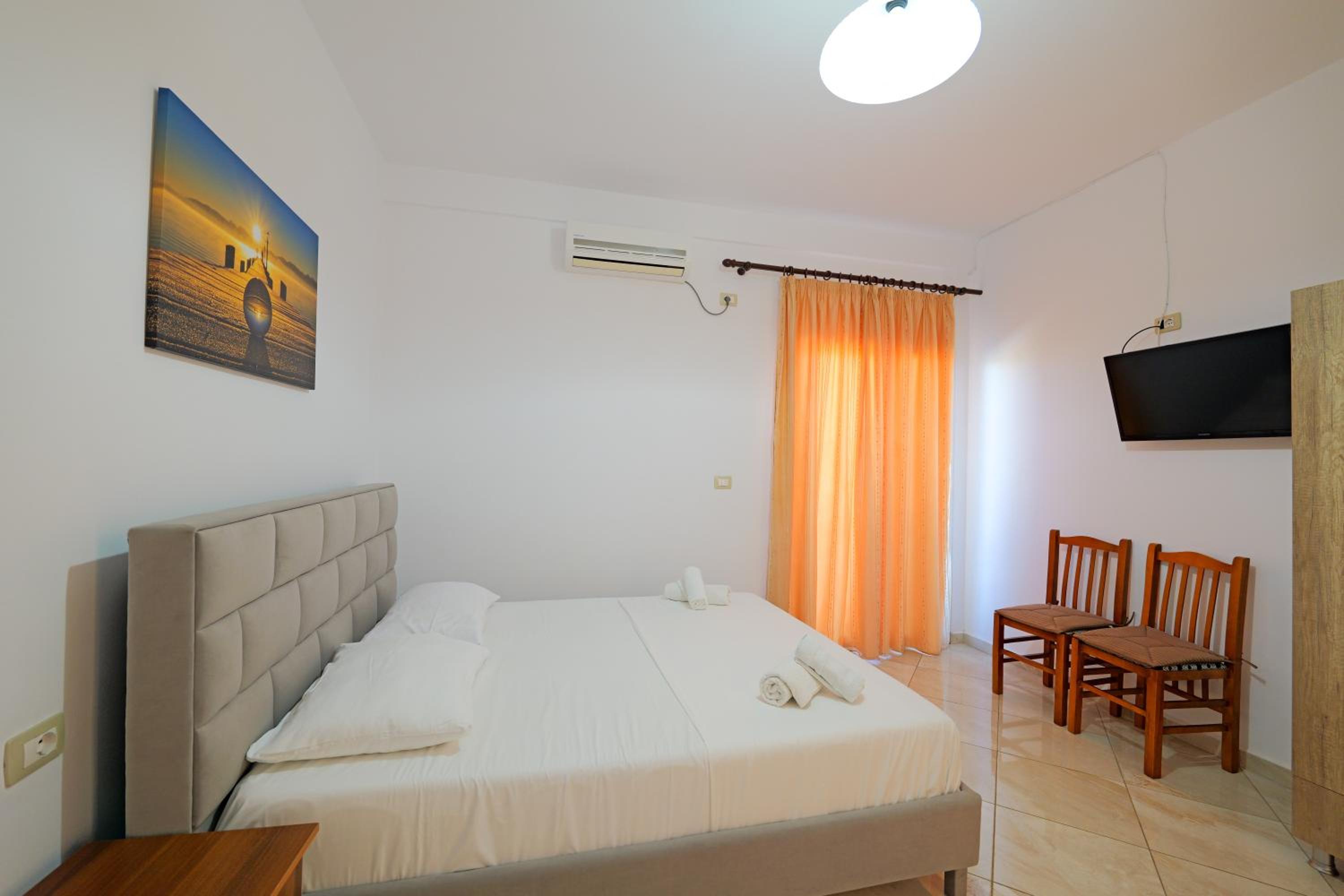 Apartment with Balcony photo 2