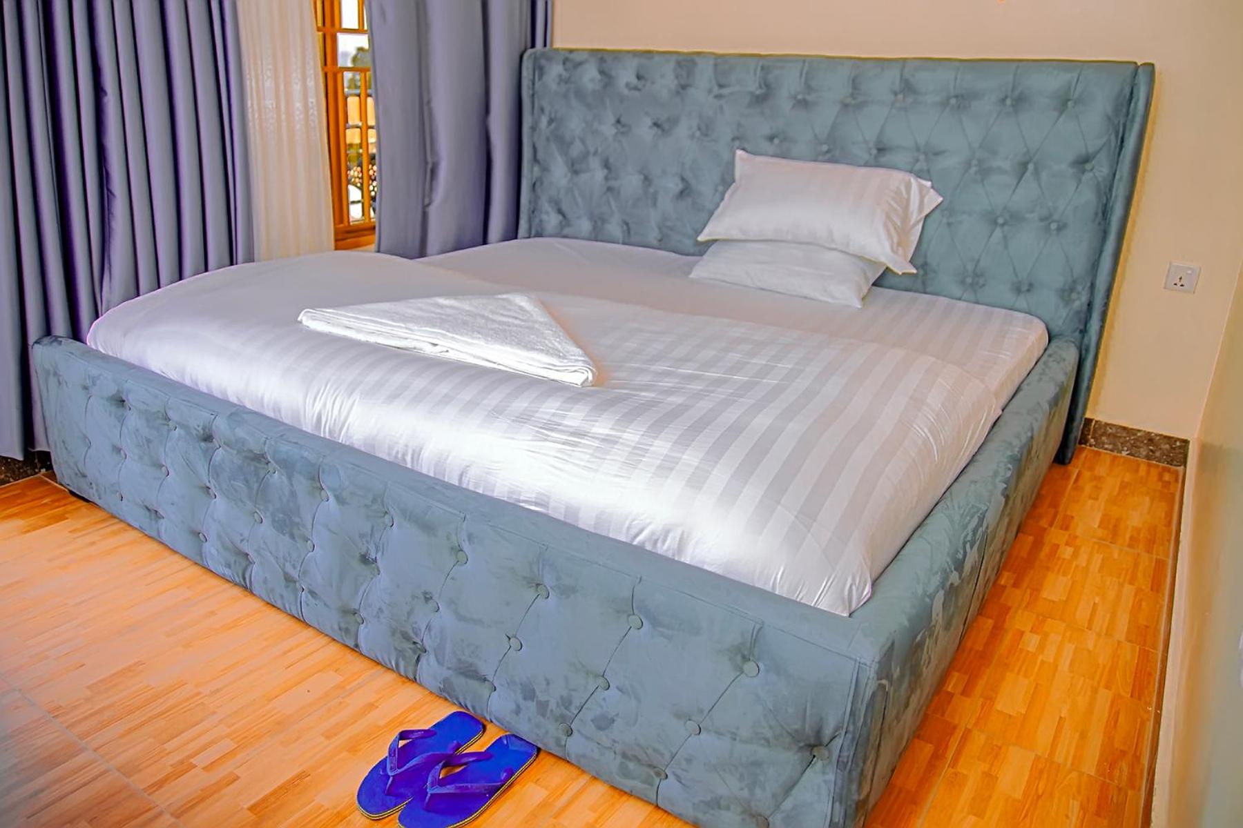 Double Room With Private Bathroom