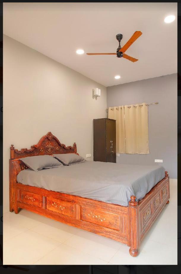Double Room With Pool View photo 2