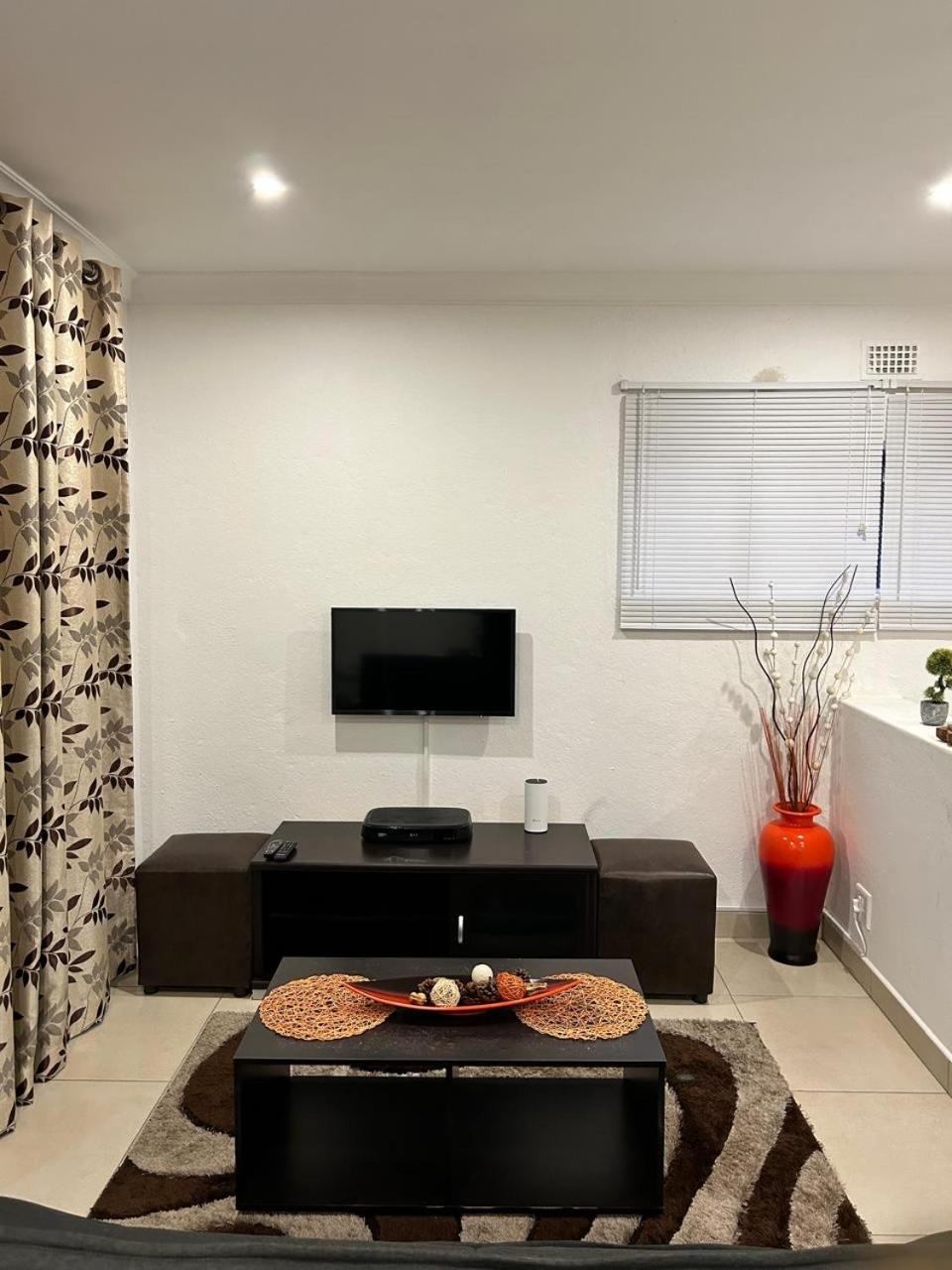 One-Bedroom Apartment - Photo 9