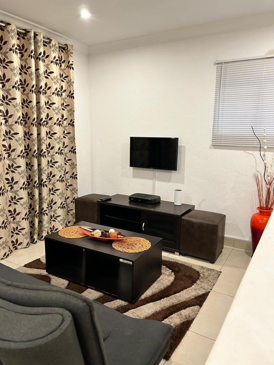 One-Bedroom Apartment - Photo 10