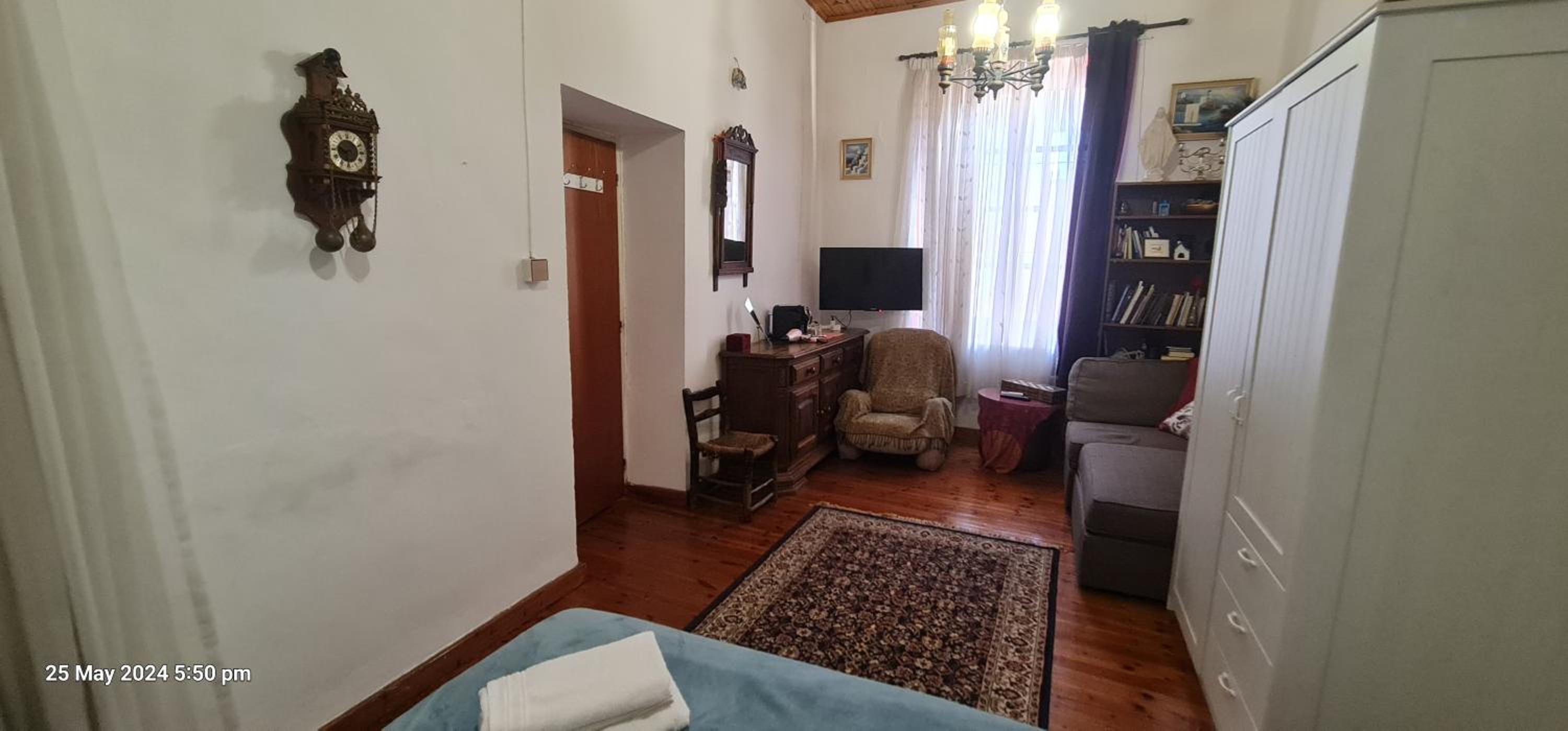 Basic Triple Room with Shared Bathroom photo 1