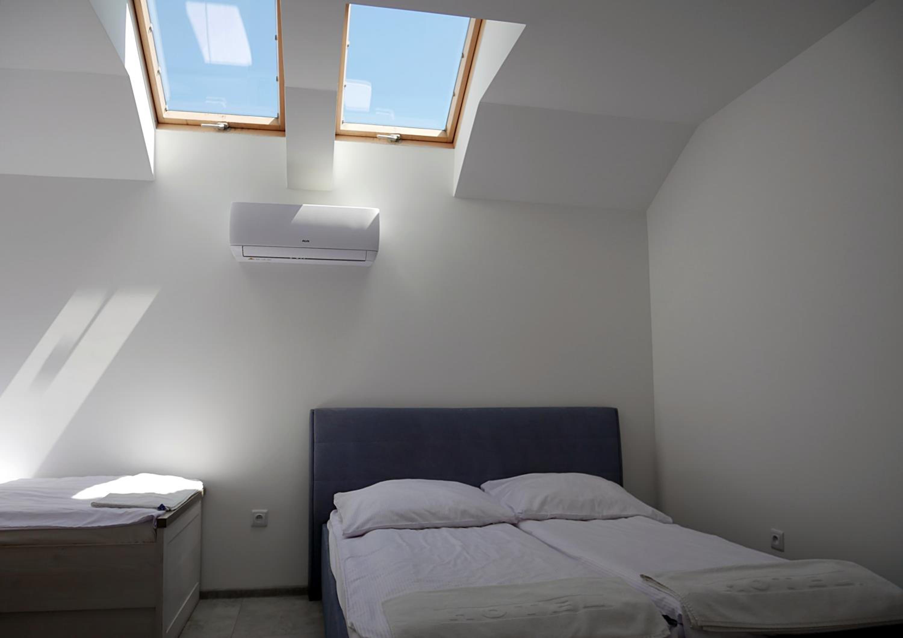 Triple Room with Bathroom - Photo 6