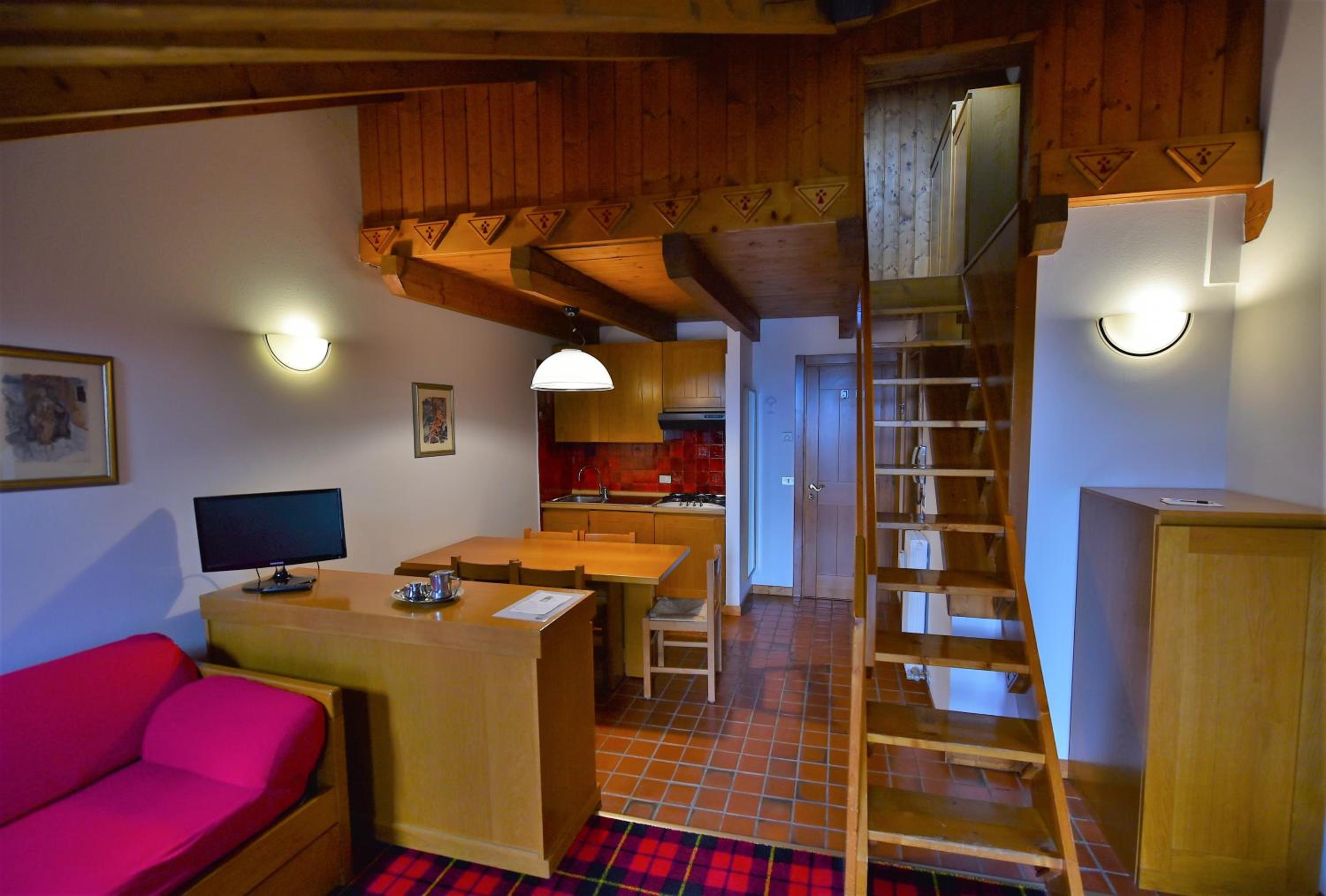 Maisonette photo 1