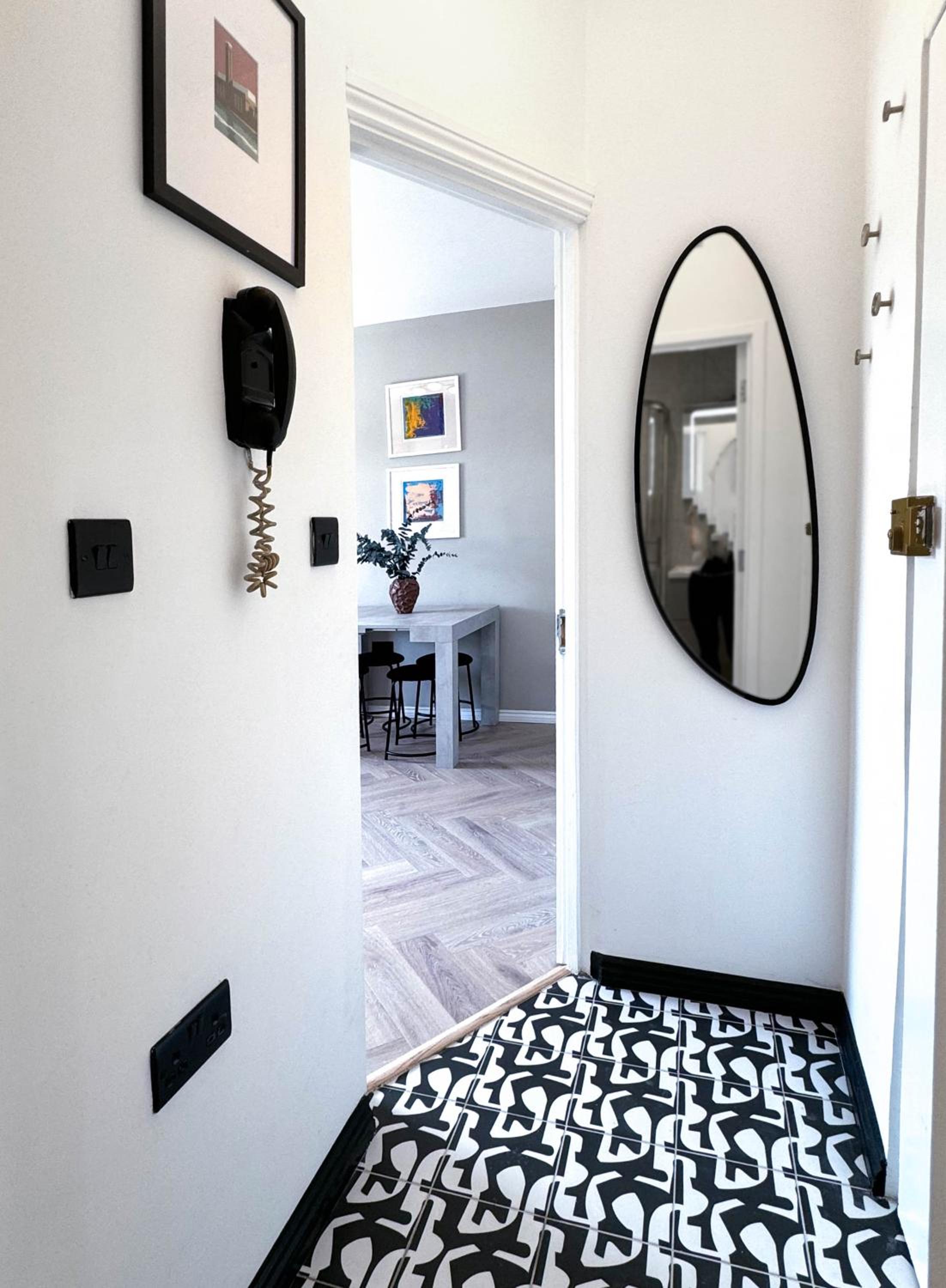 One-Bedroom Apartment photo 3