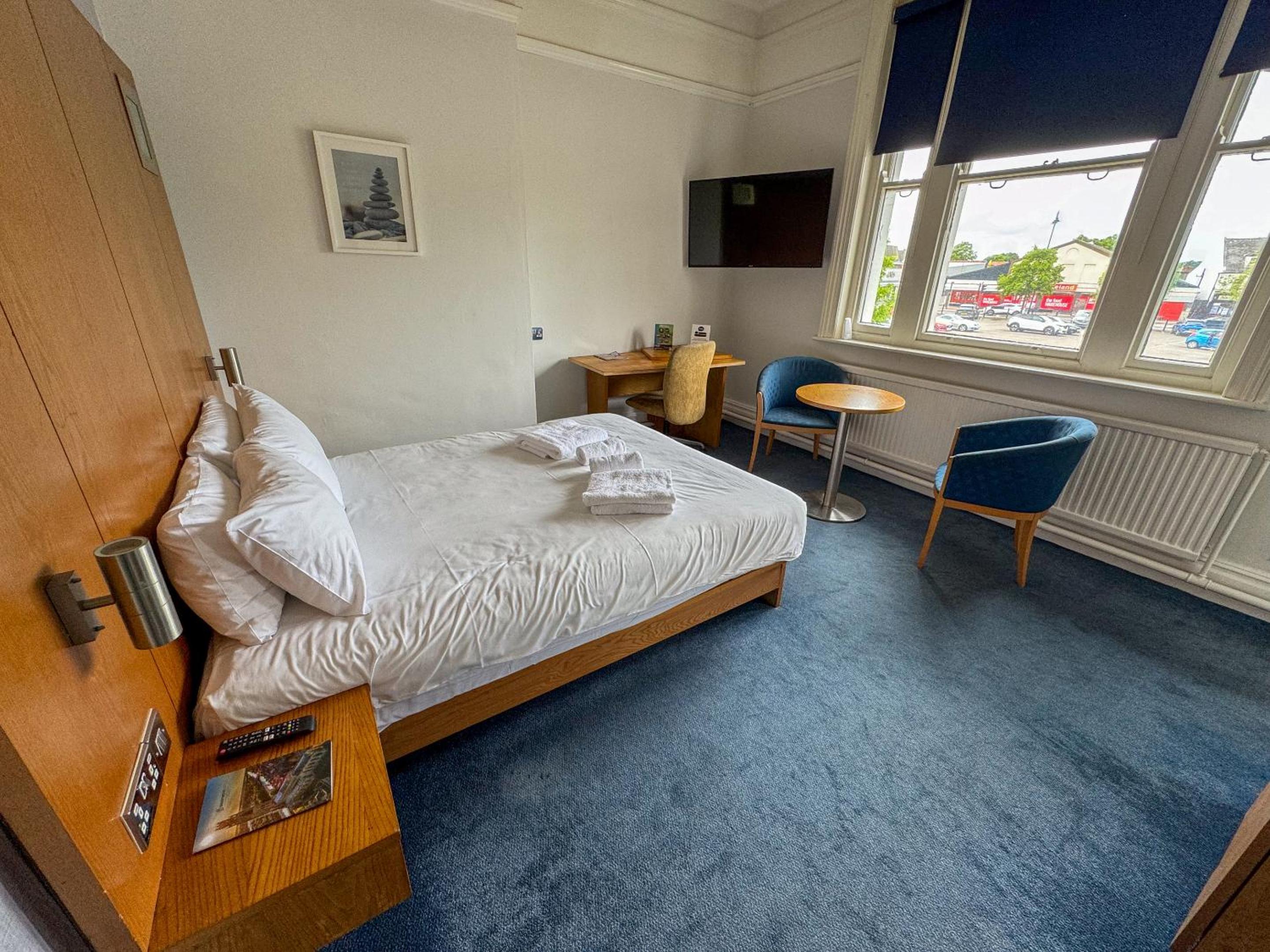 Double Room with Private Bathroom - Photo 1