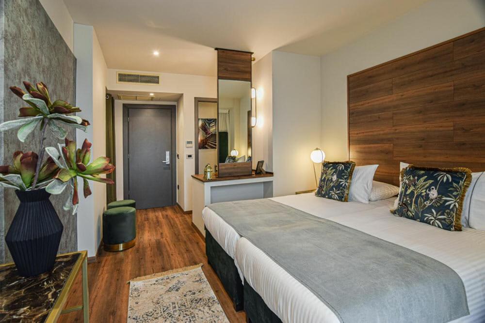Double or Twin Room with Balcony photo 1