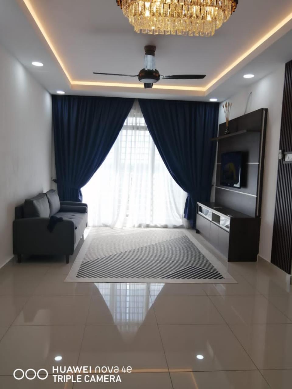 Three-Bedroom Apartment photo 1