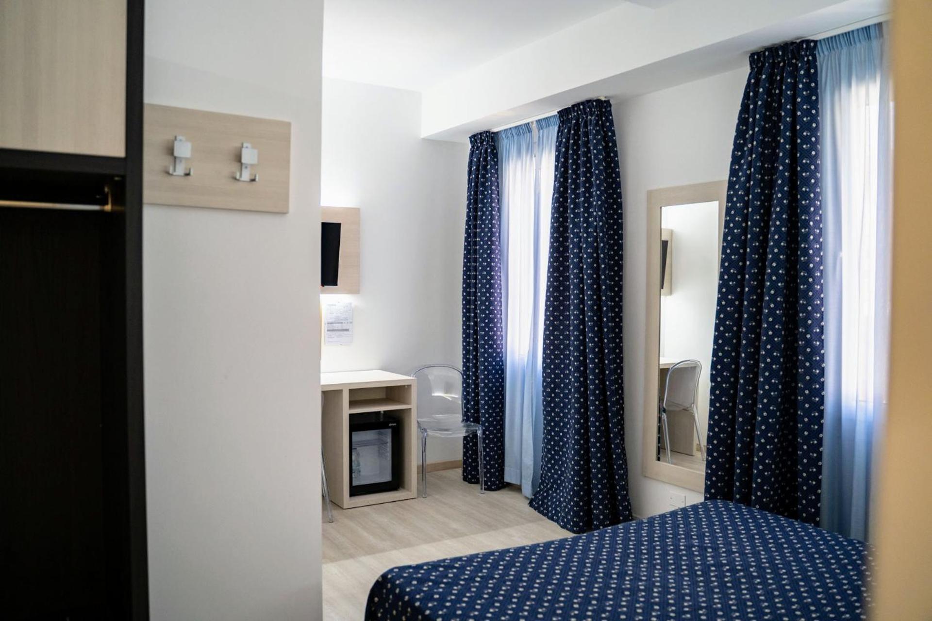 Double Room - Photo 3