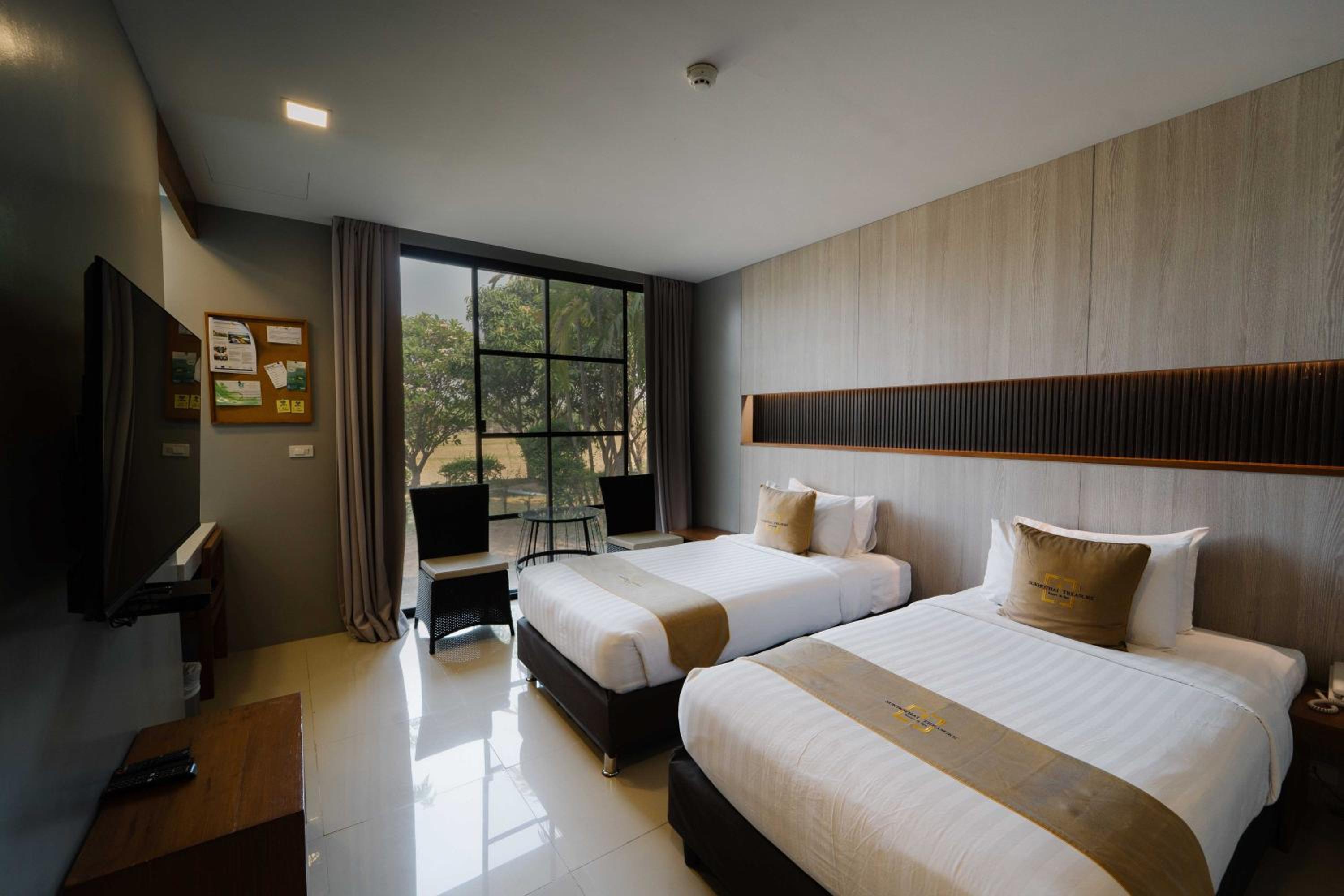 Superior Double or Twin Room - Photo 16