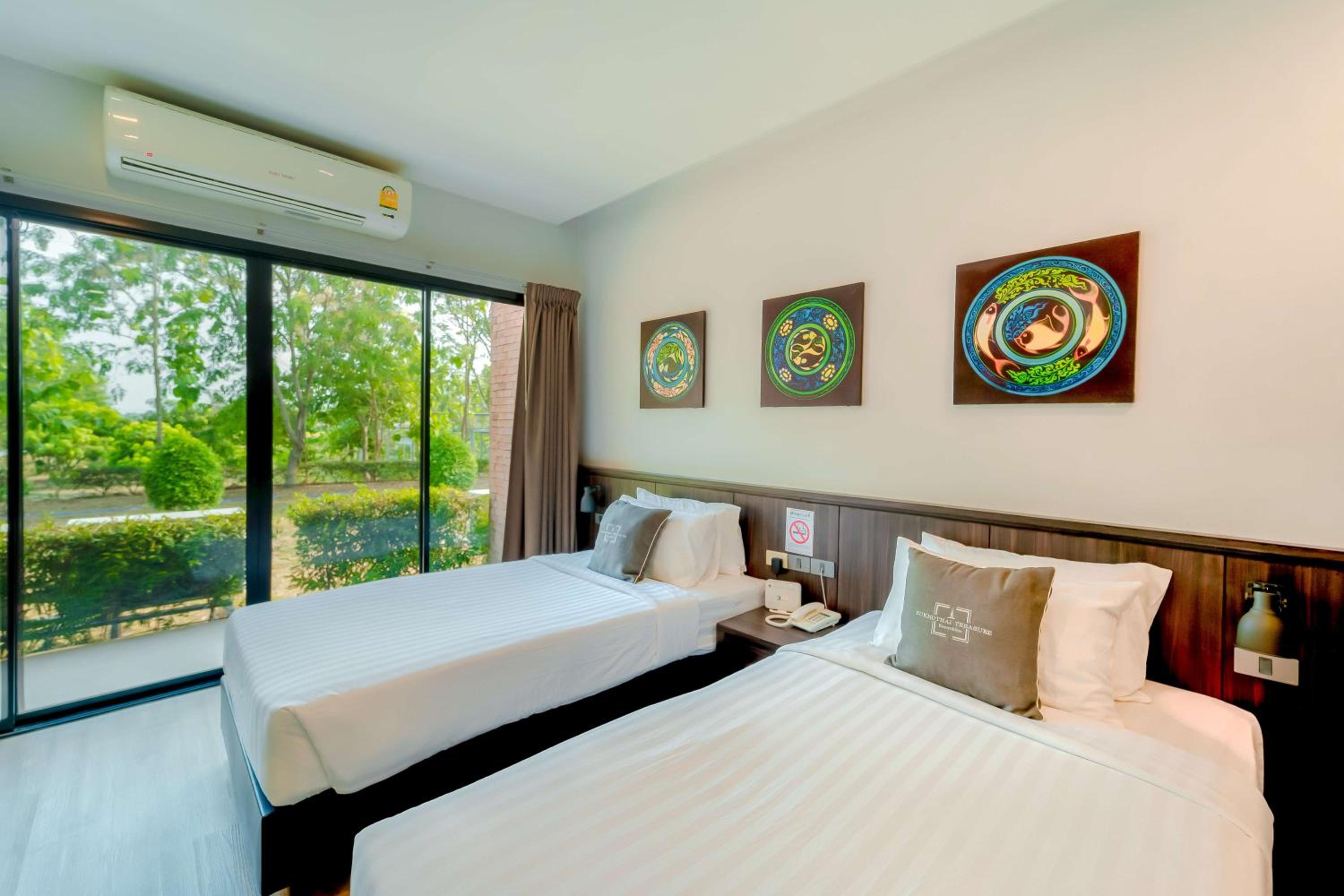 Standard Double or Twin Room - Photo 10