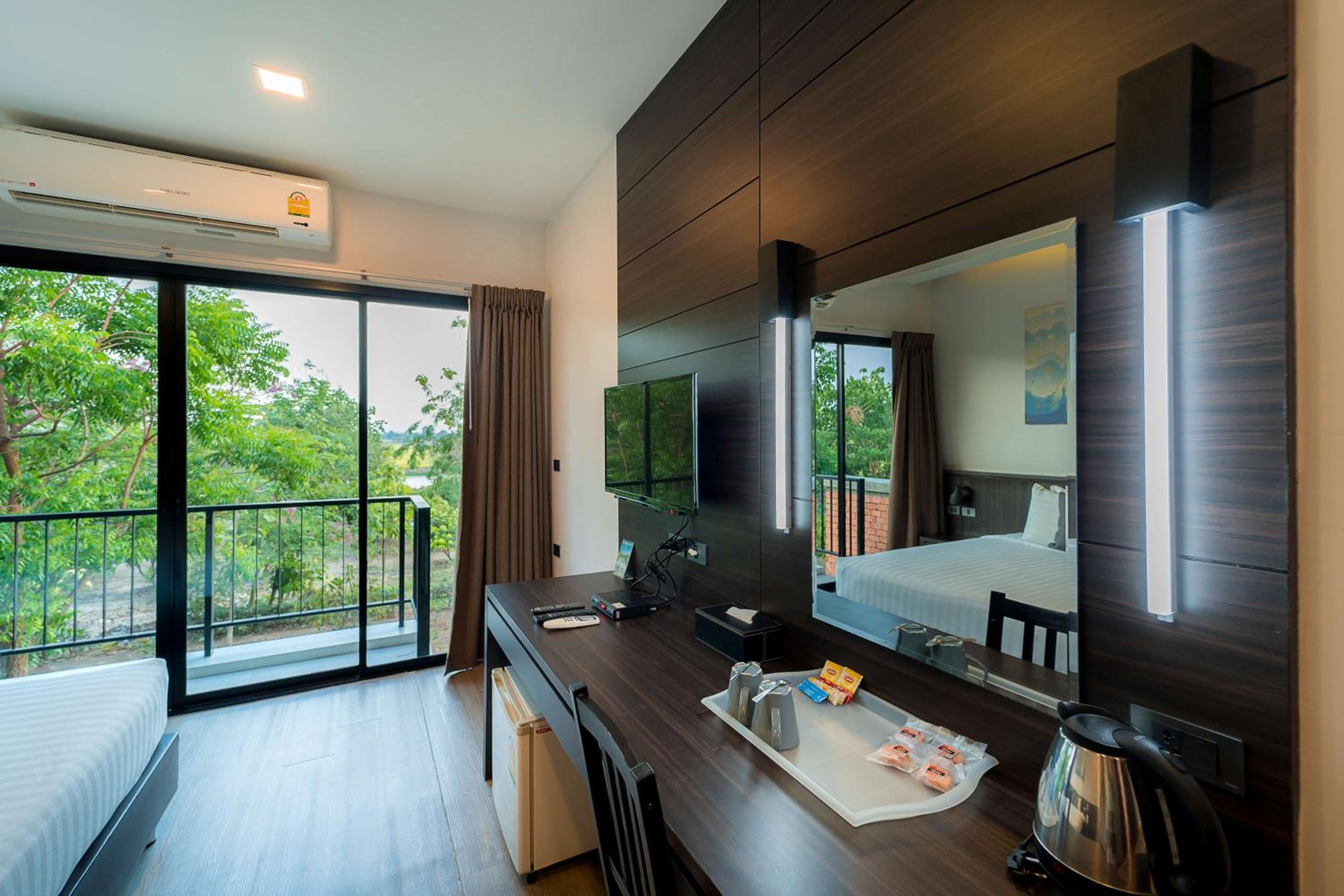 Standard Double or Twin Room - Photo 13