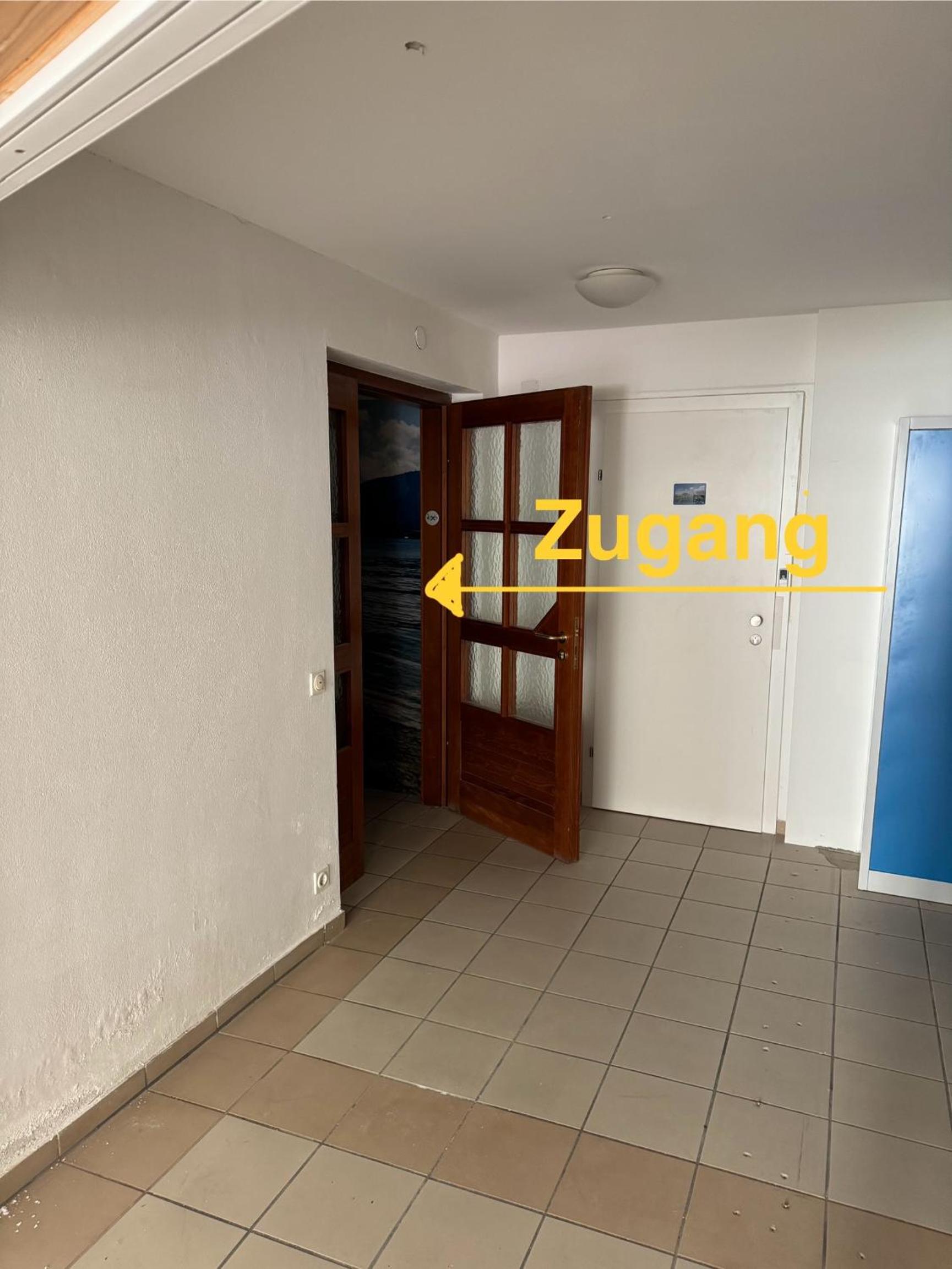 One-Bedroom Apartment photo 2