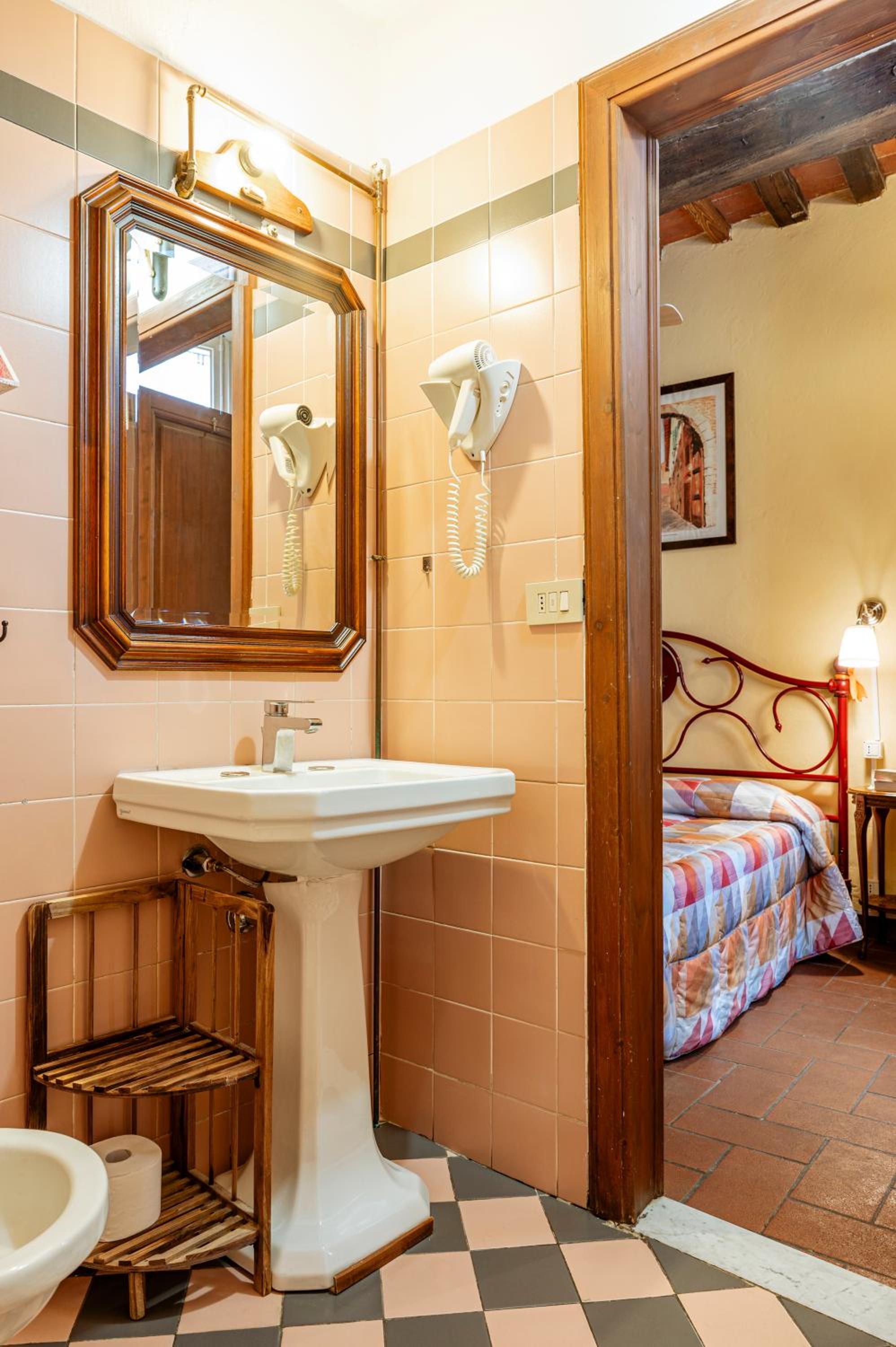 Double Room - Photo 13