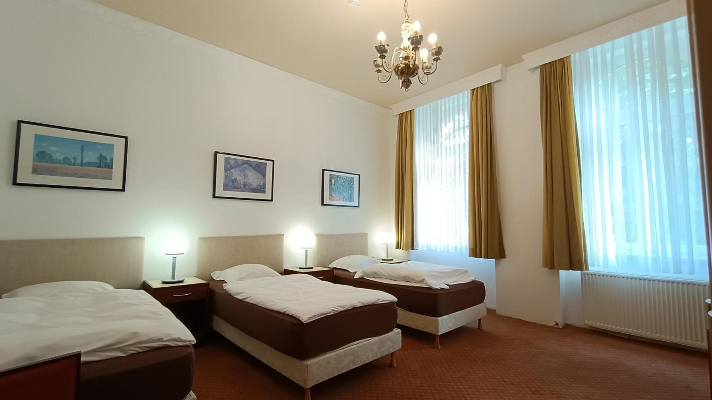 Triple Room With Shared Bathroom photo 1