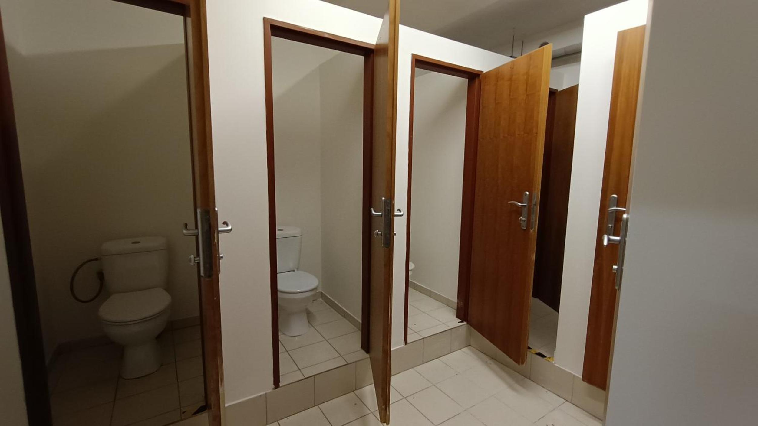Basic Triple Room With Shared Bathroom photo 2