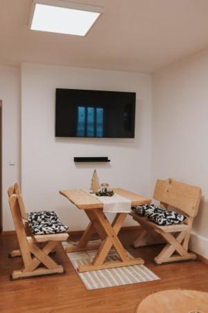 Three-Bedroom House photo 2
