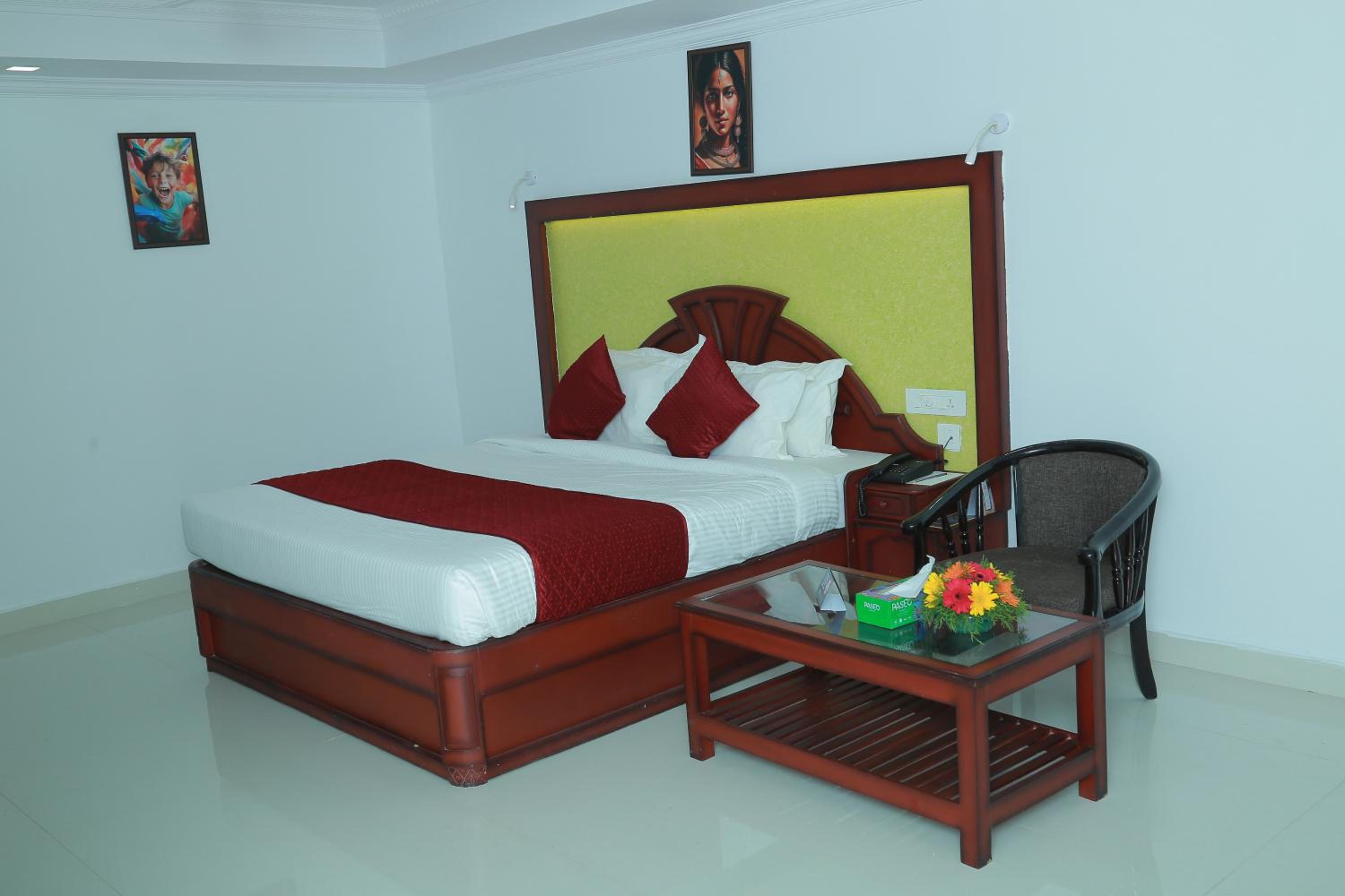 Superior King Suite photo 1