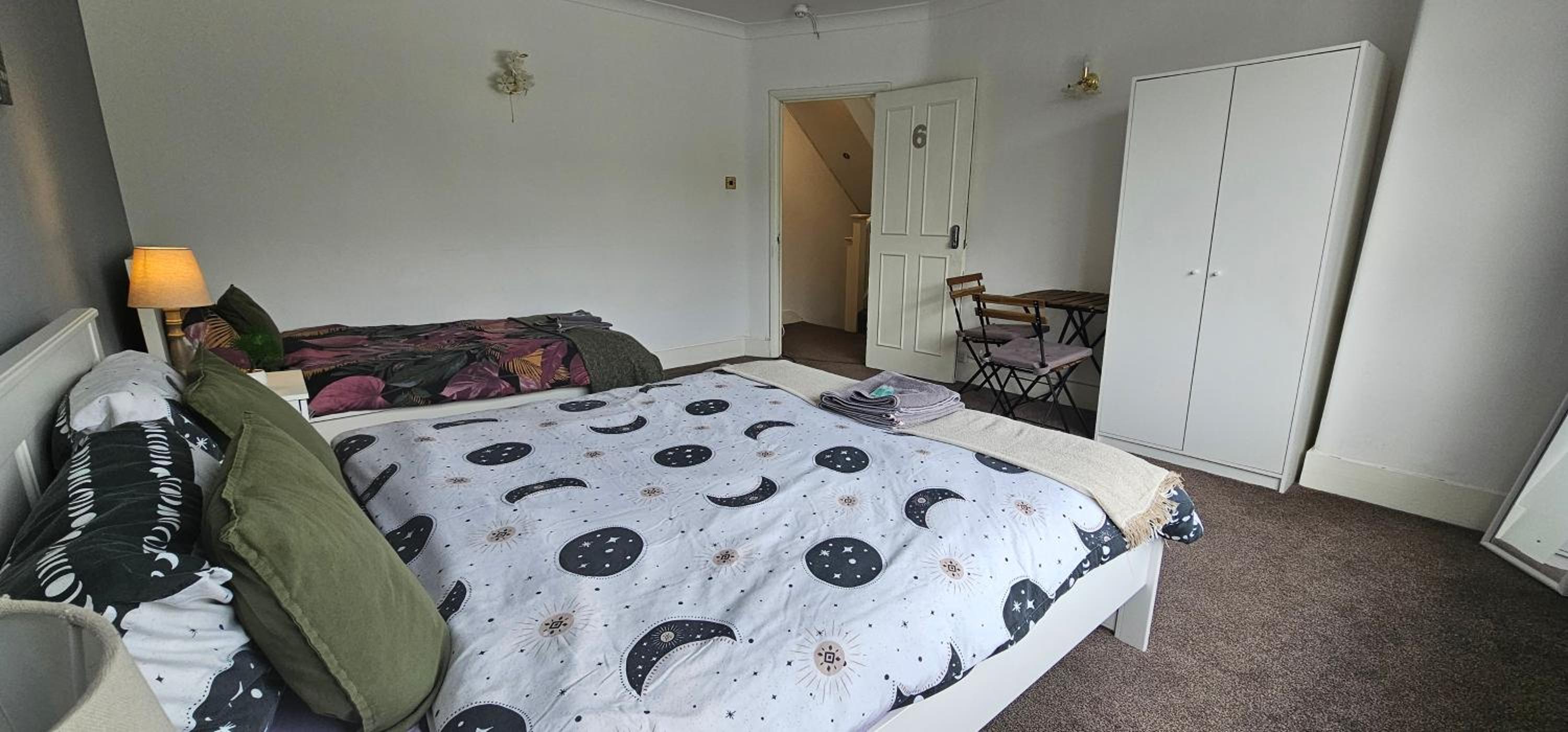 Quadruple Room with Shared Bathroom photo 3
