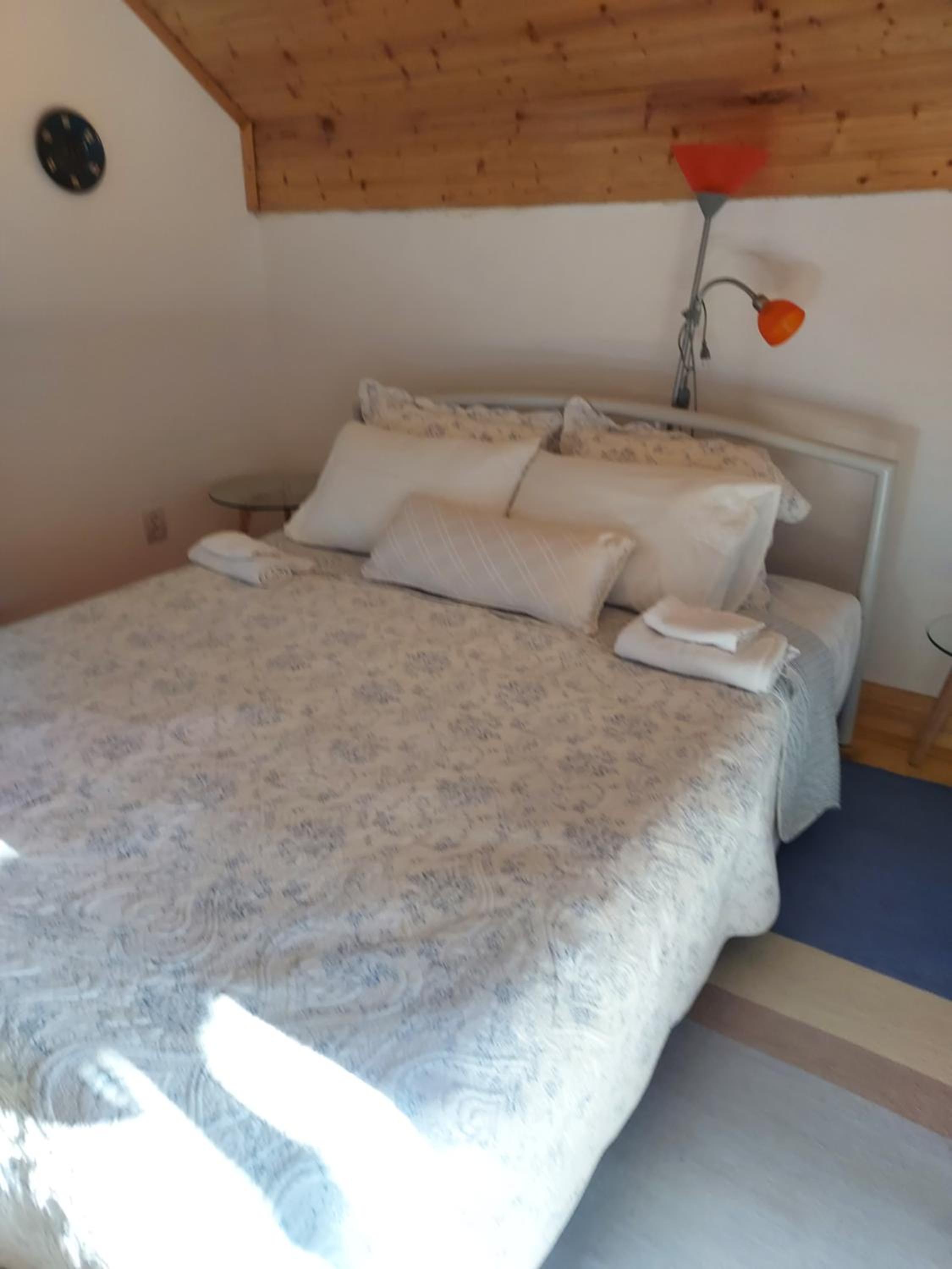 One-Bedroom House photo 1