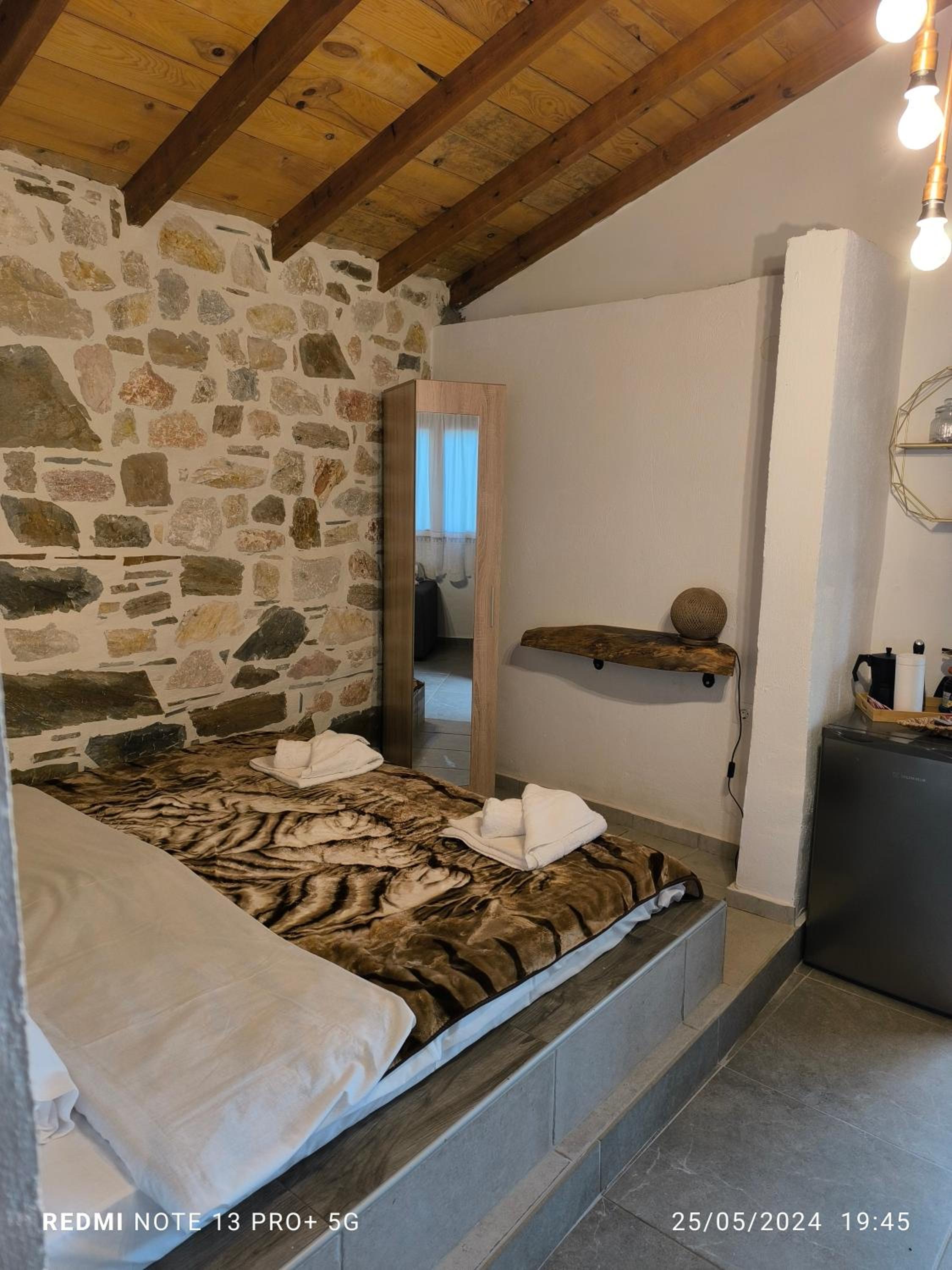 One-Bedroom House photo 3