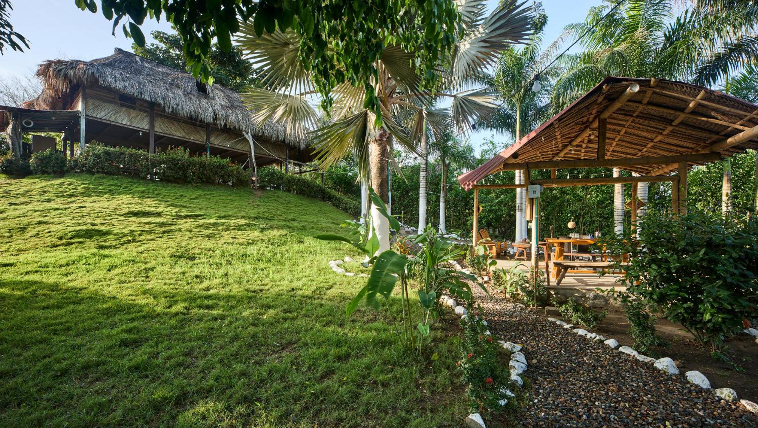 Bungalow with Garden View photo 2