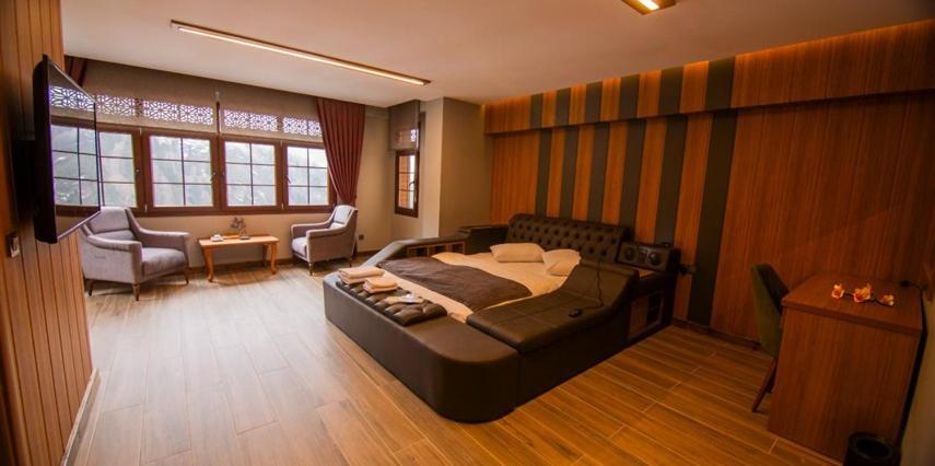 Suite with Mountain View