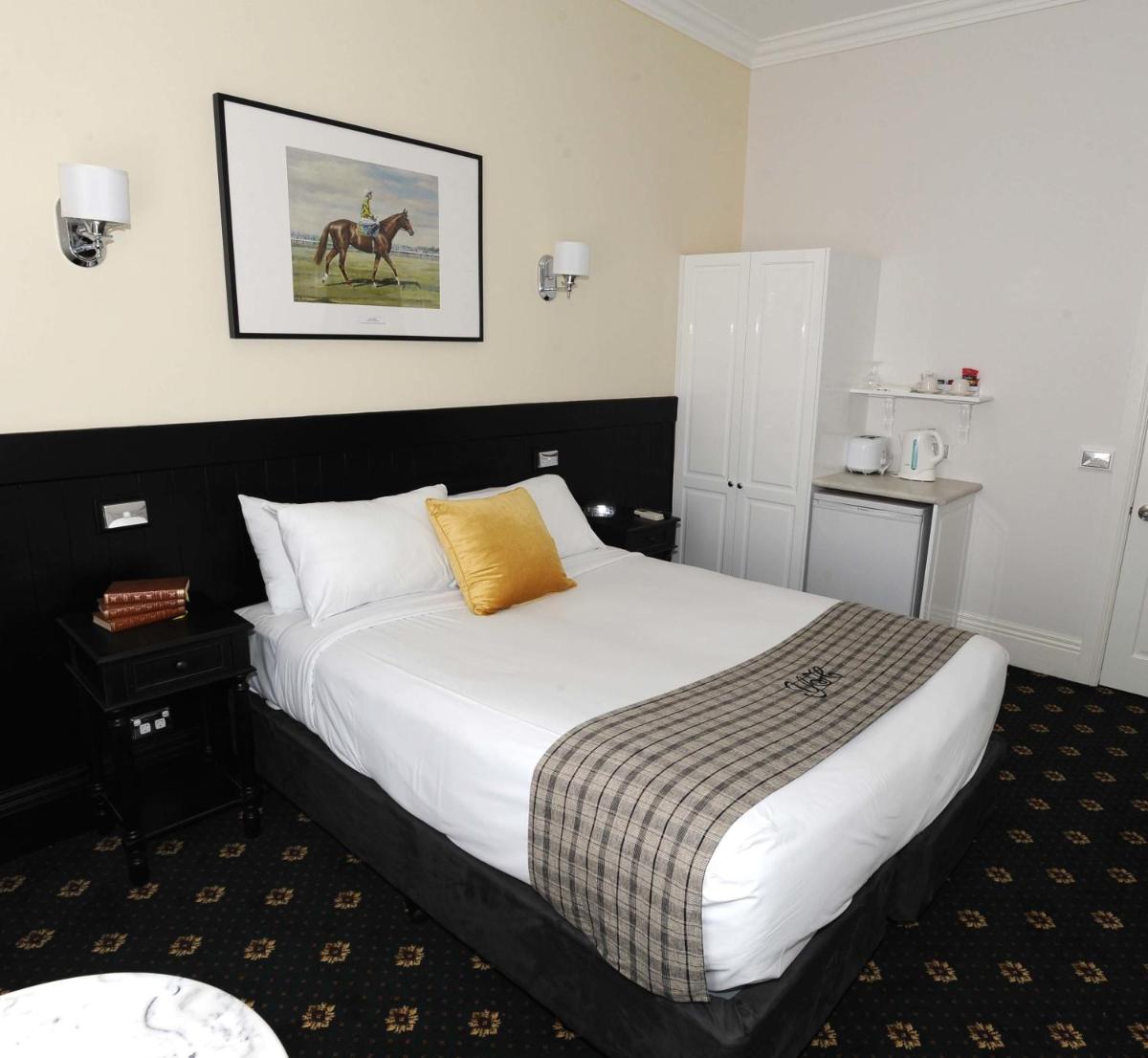 Double Room with Private Bathroom photo 2