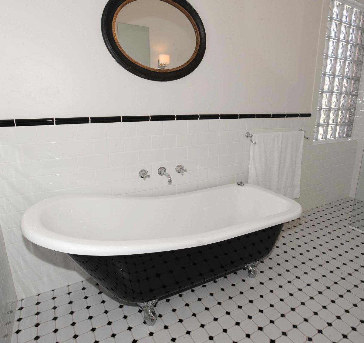 King Suite with Bath photo 3