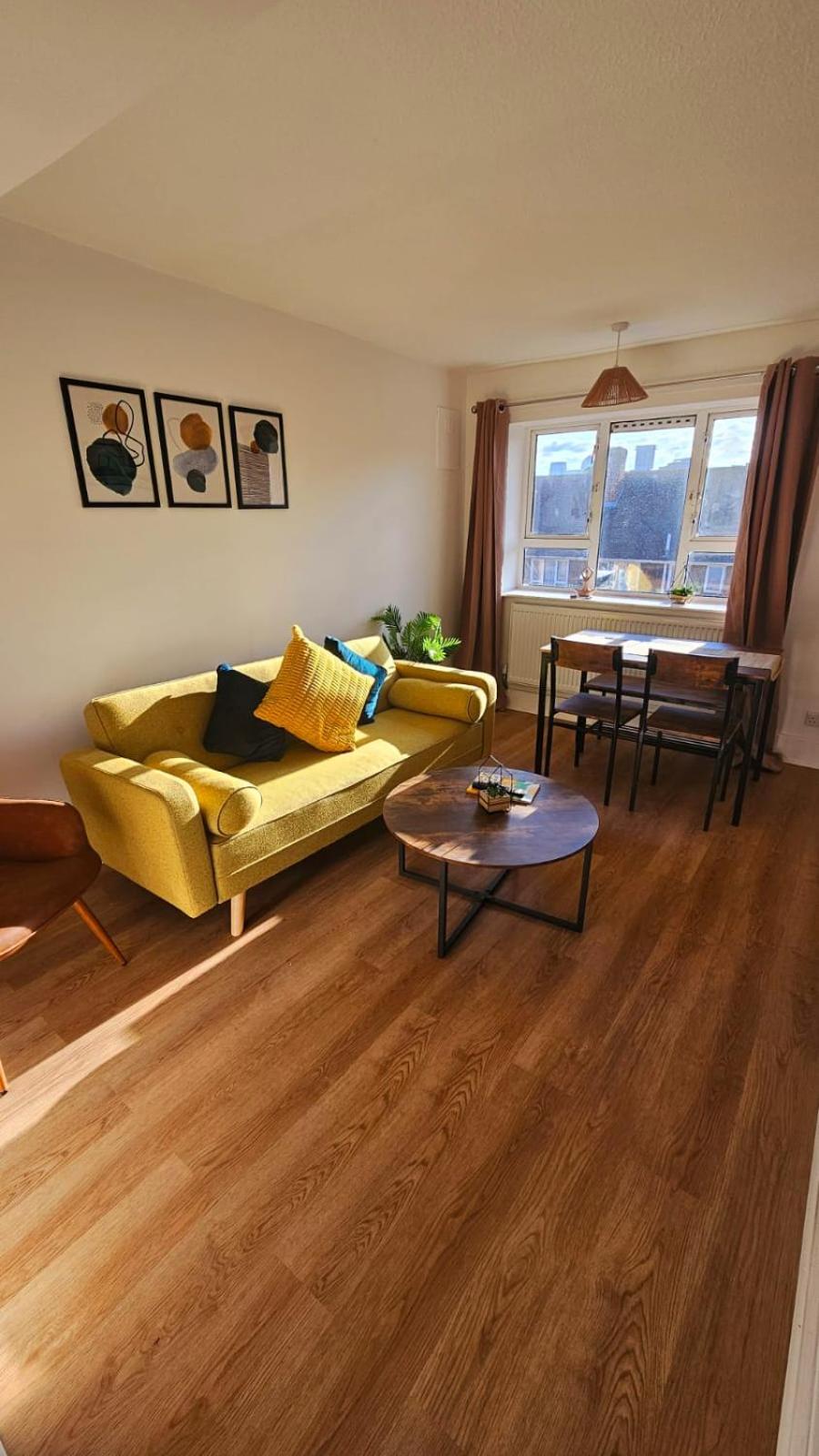 Three-Bedroom Apartment photo 2