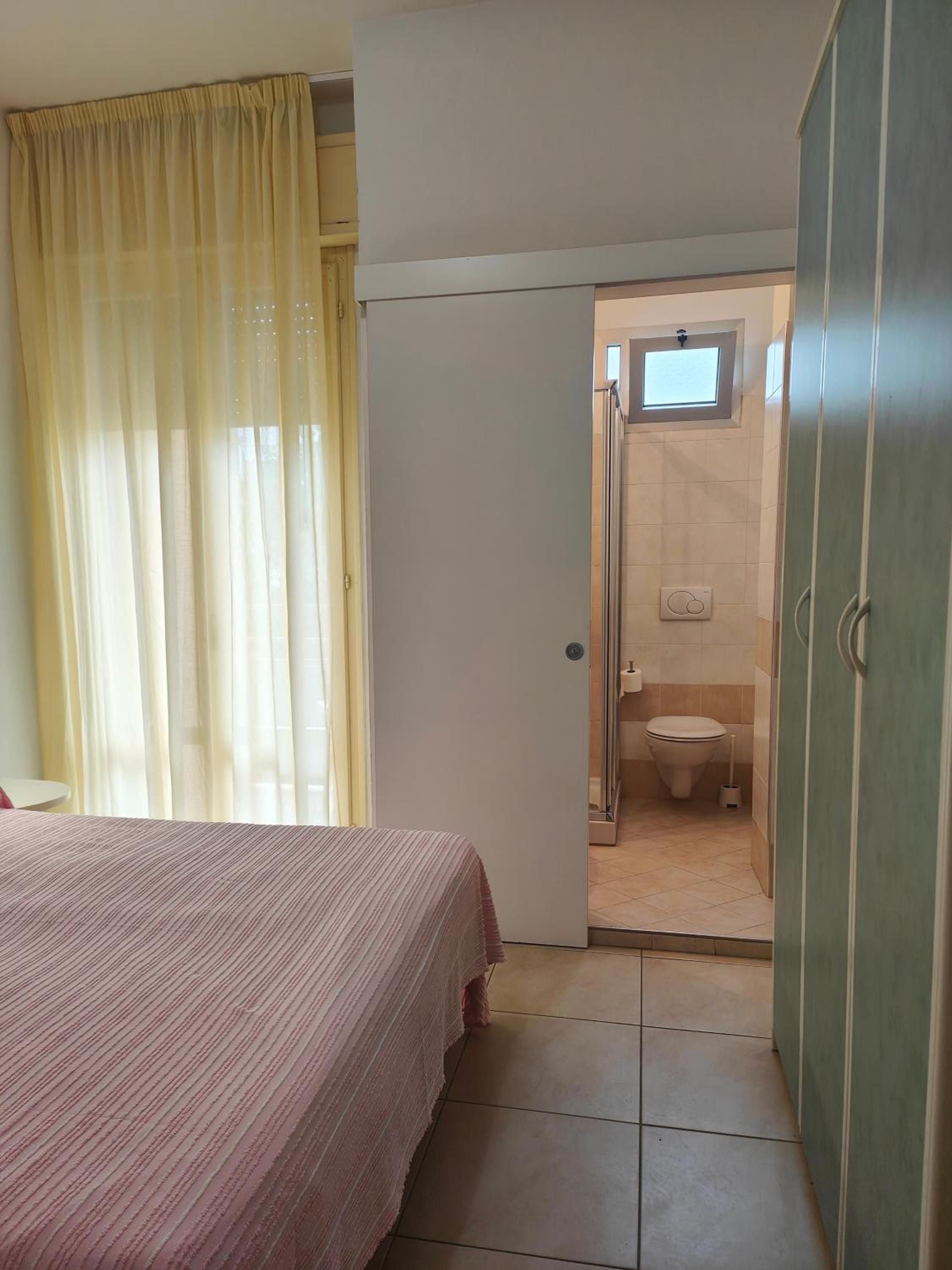 Economy Quadruple Room photo 1