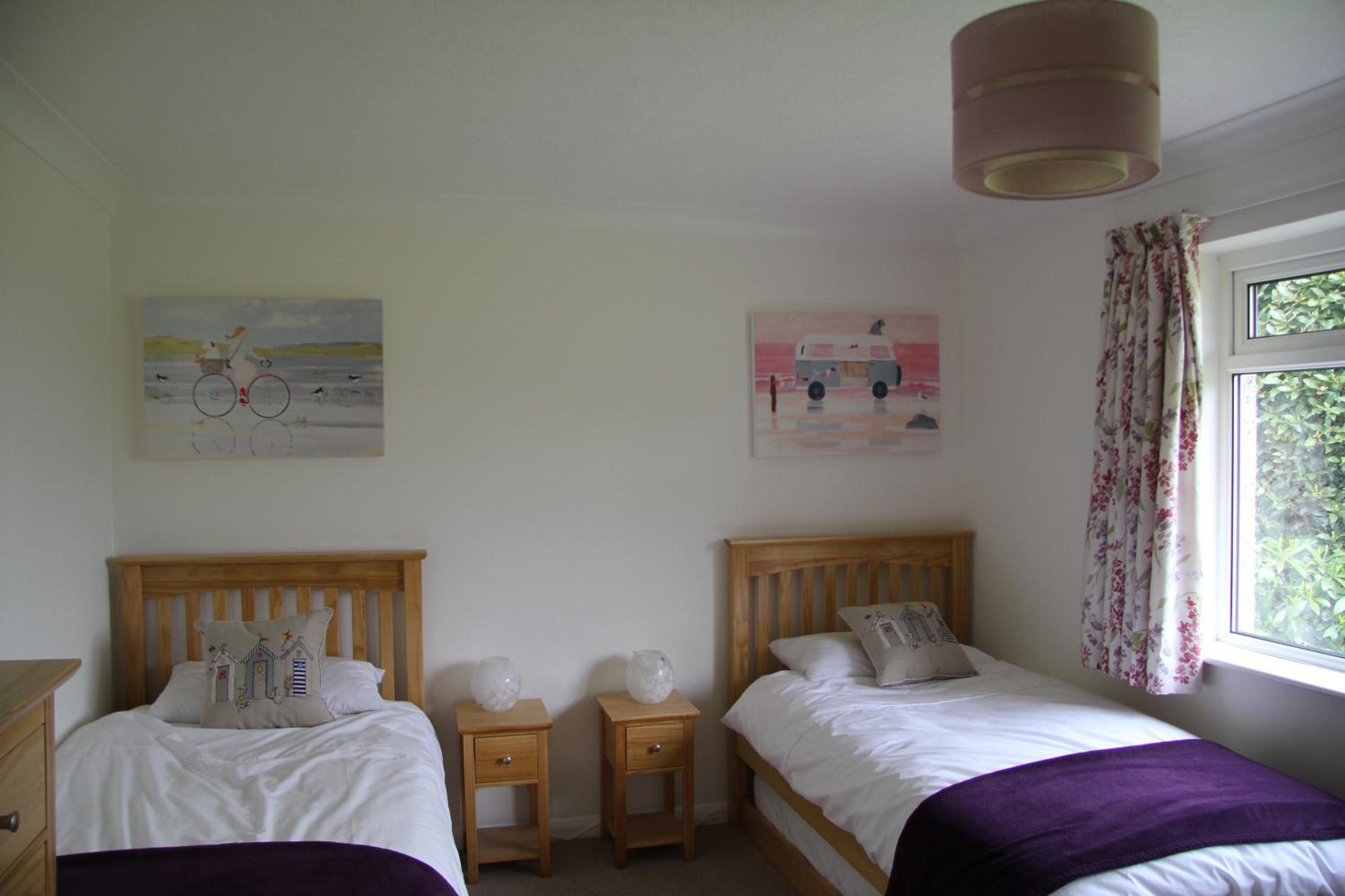 Three-Bedroom House photo 3