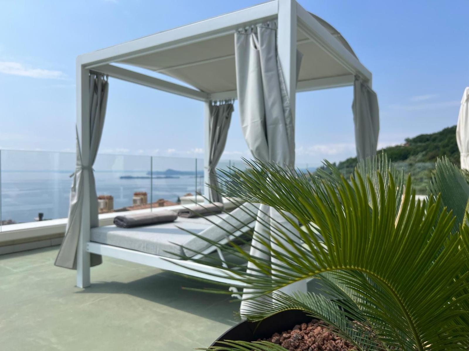 Villa photo 2