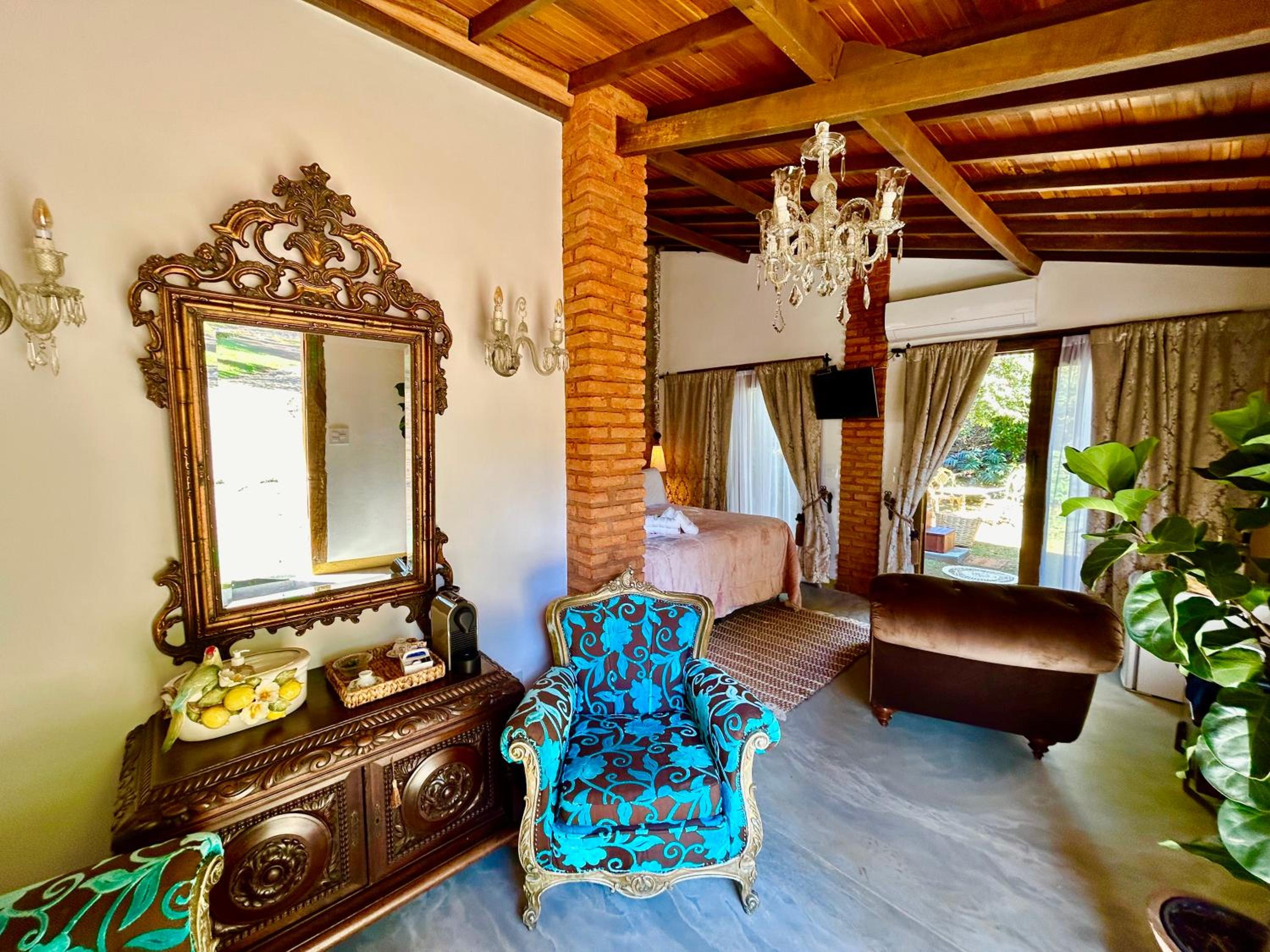 King Suite with Spa Bath - Photo 3