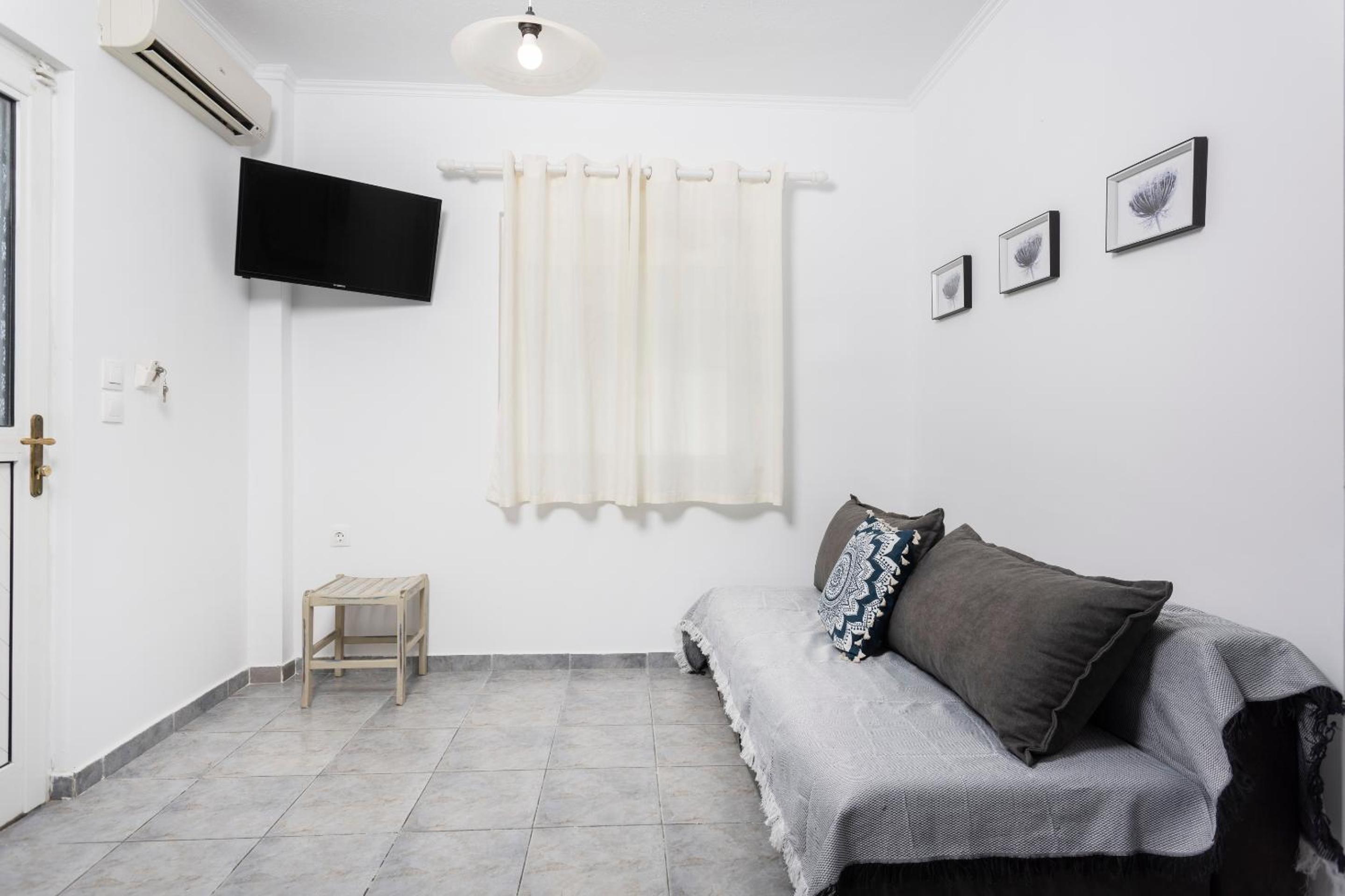Two-Bedroom Apartment (5 Adults)