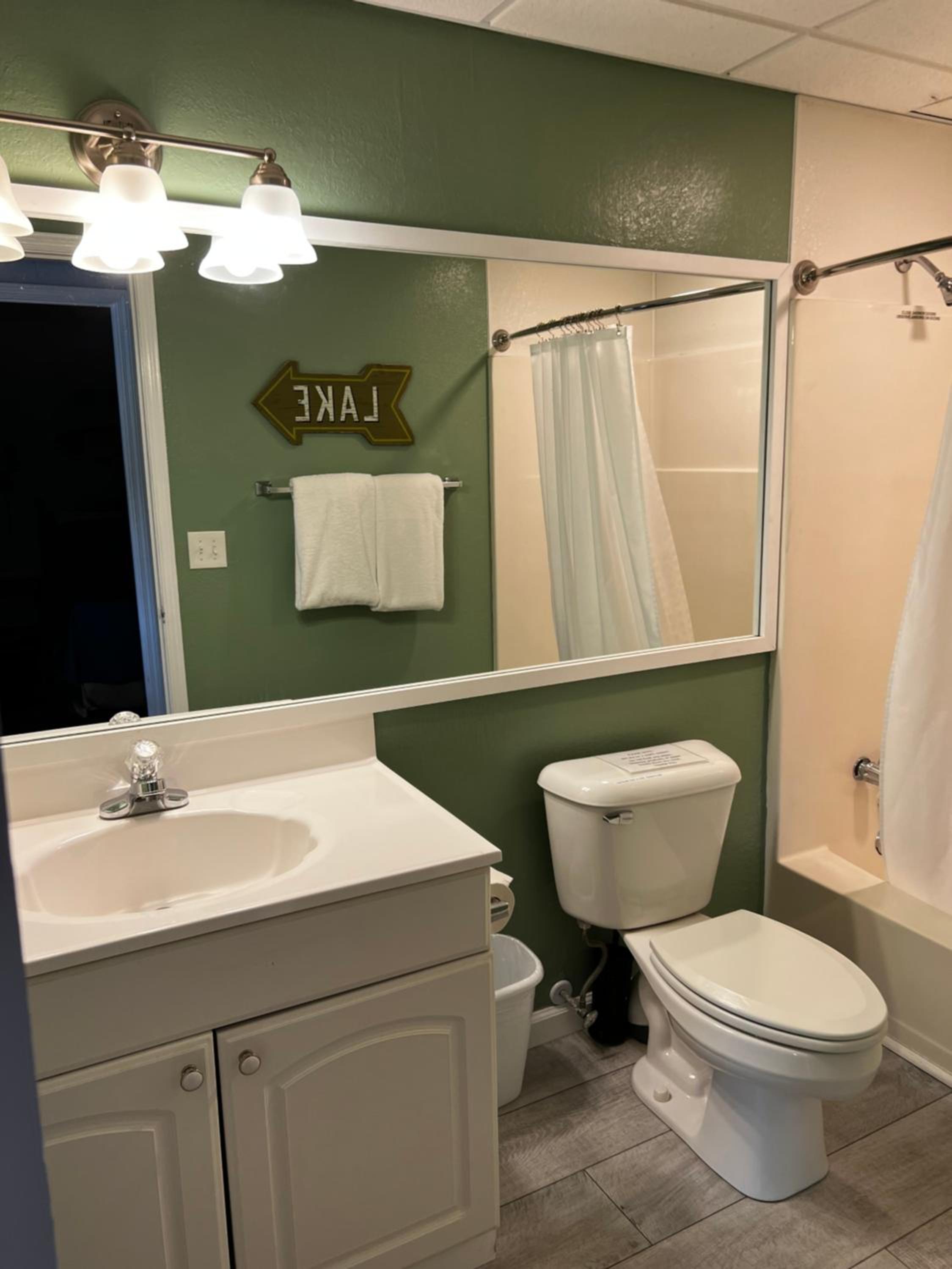 Queen Suite photo 3