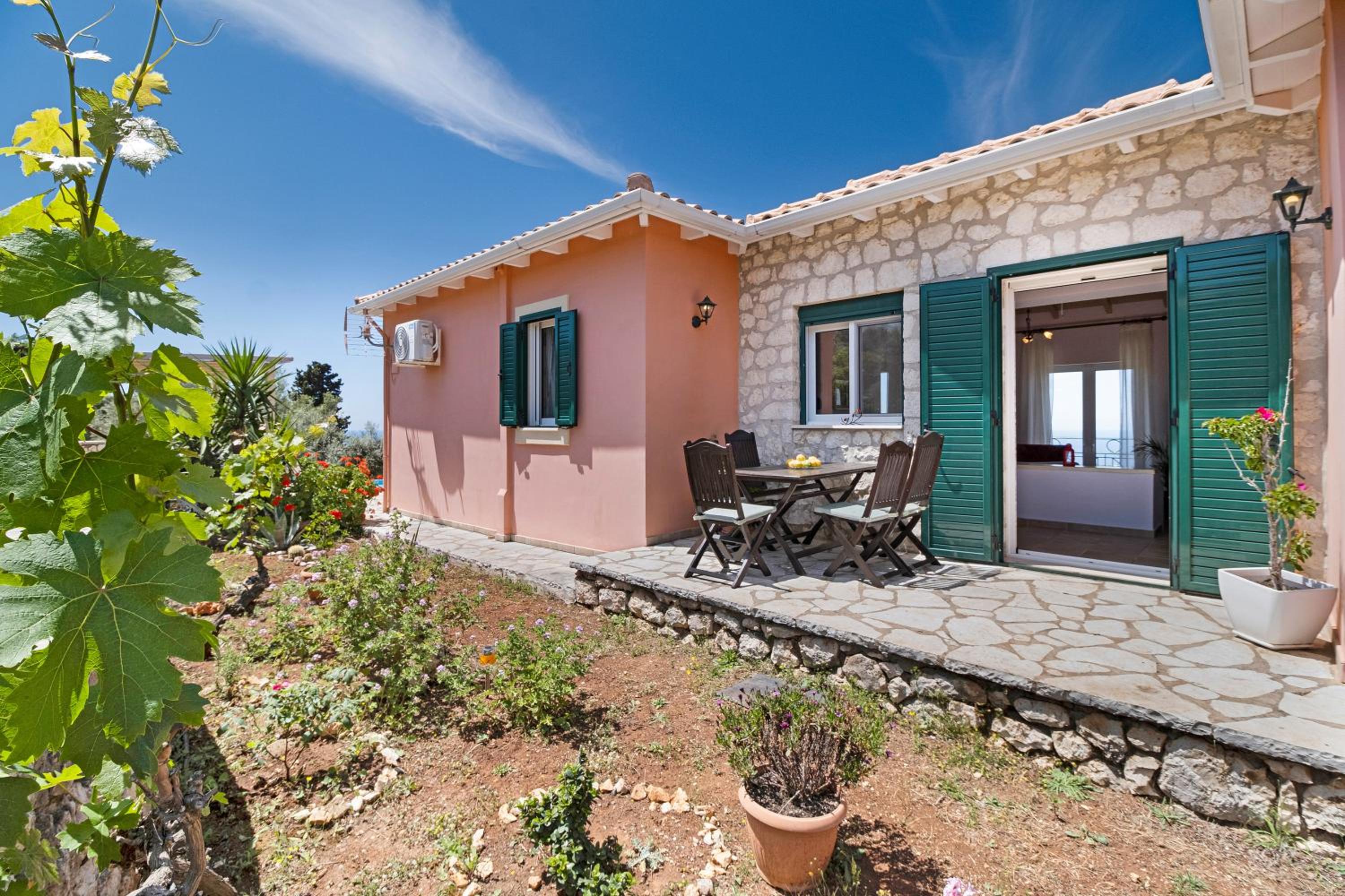 Villa photo 2