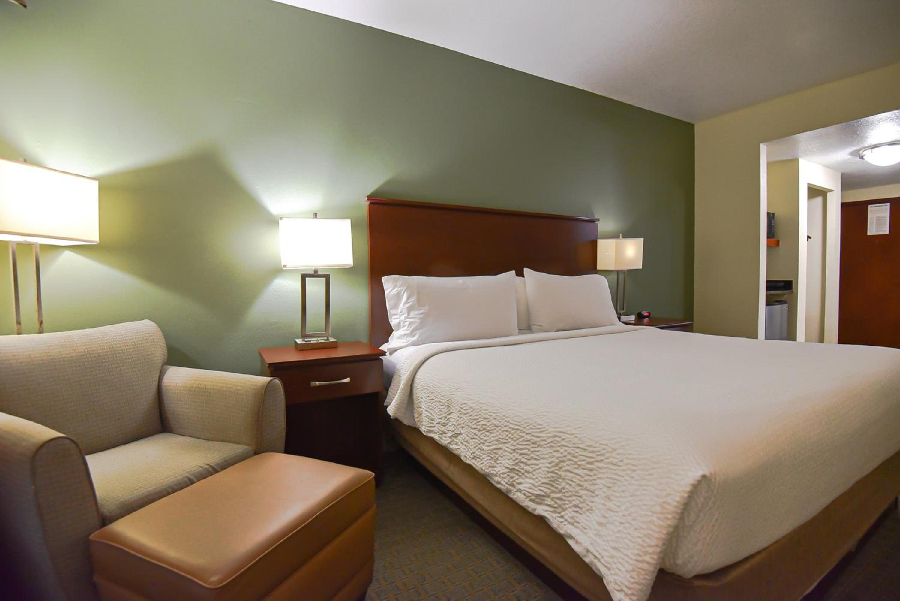 Standard King Room - Photo 1