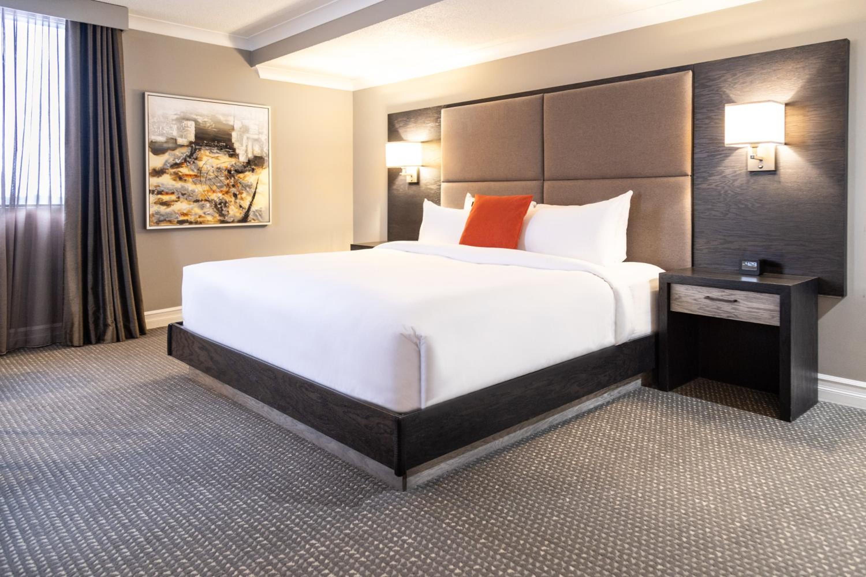 Premium King Room with River View - Photo 10