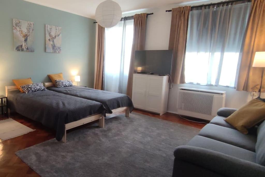 One-Bedroom Apartment photo 2