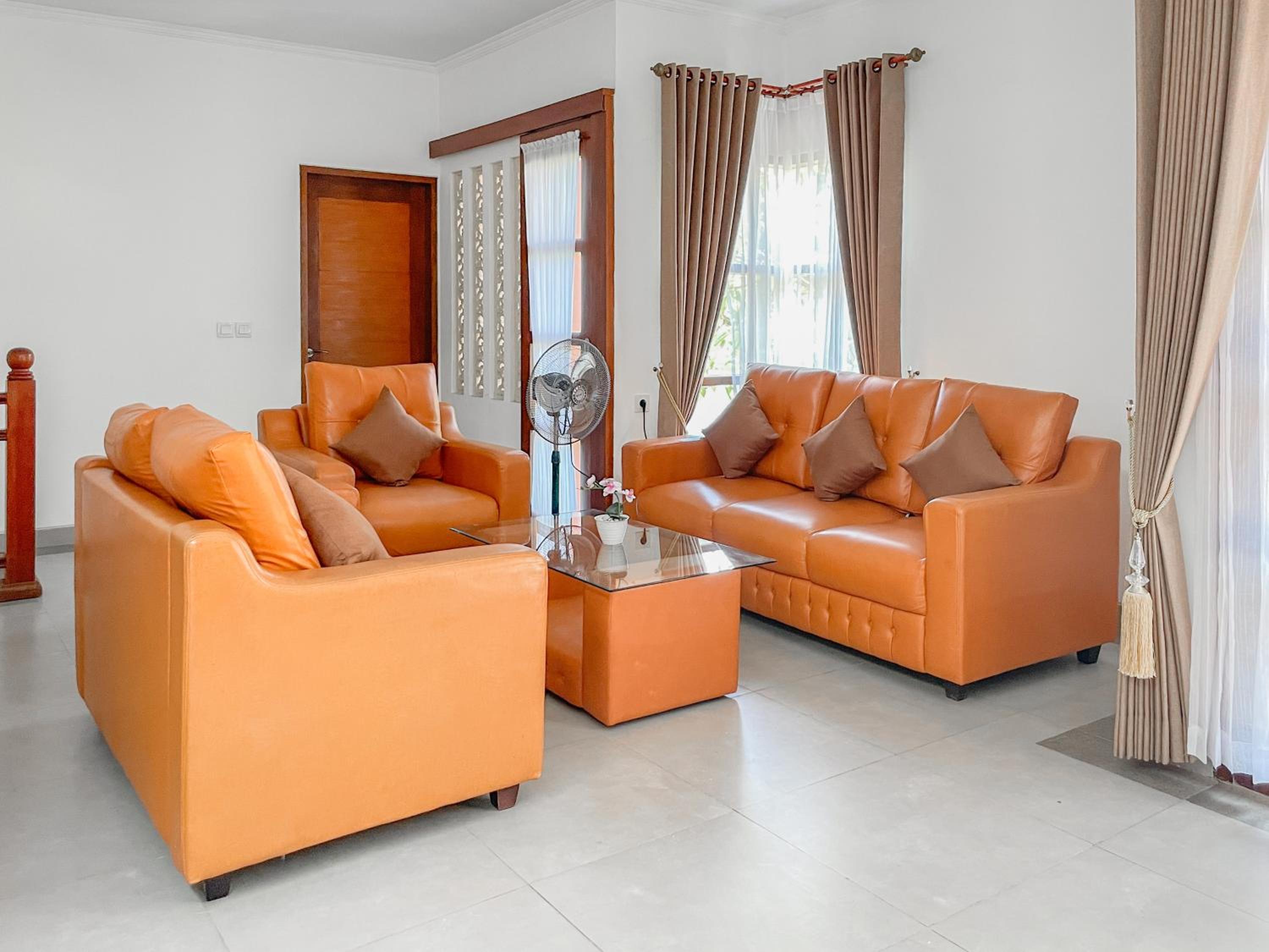 Villa - Photo 1